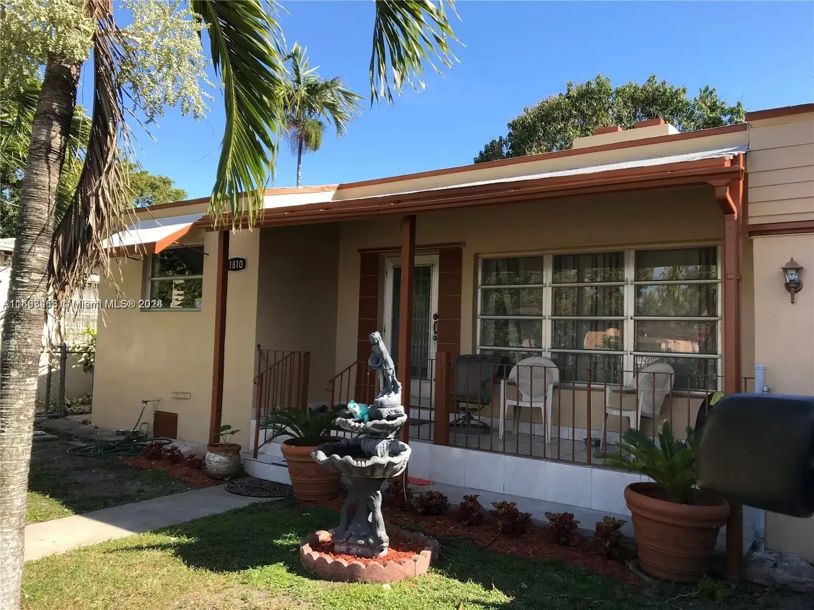 1810 NW 16th Ter, Miami FL 33125 photo 2