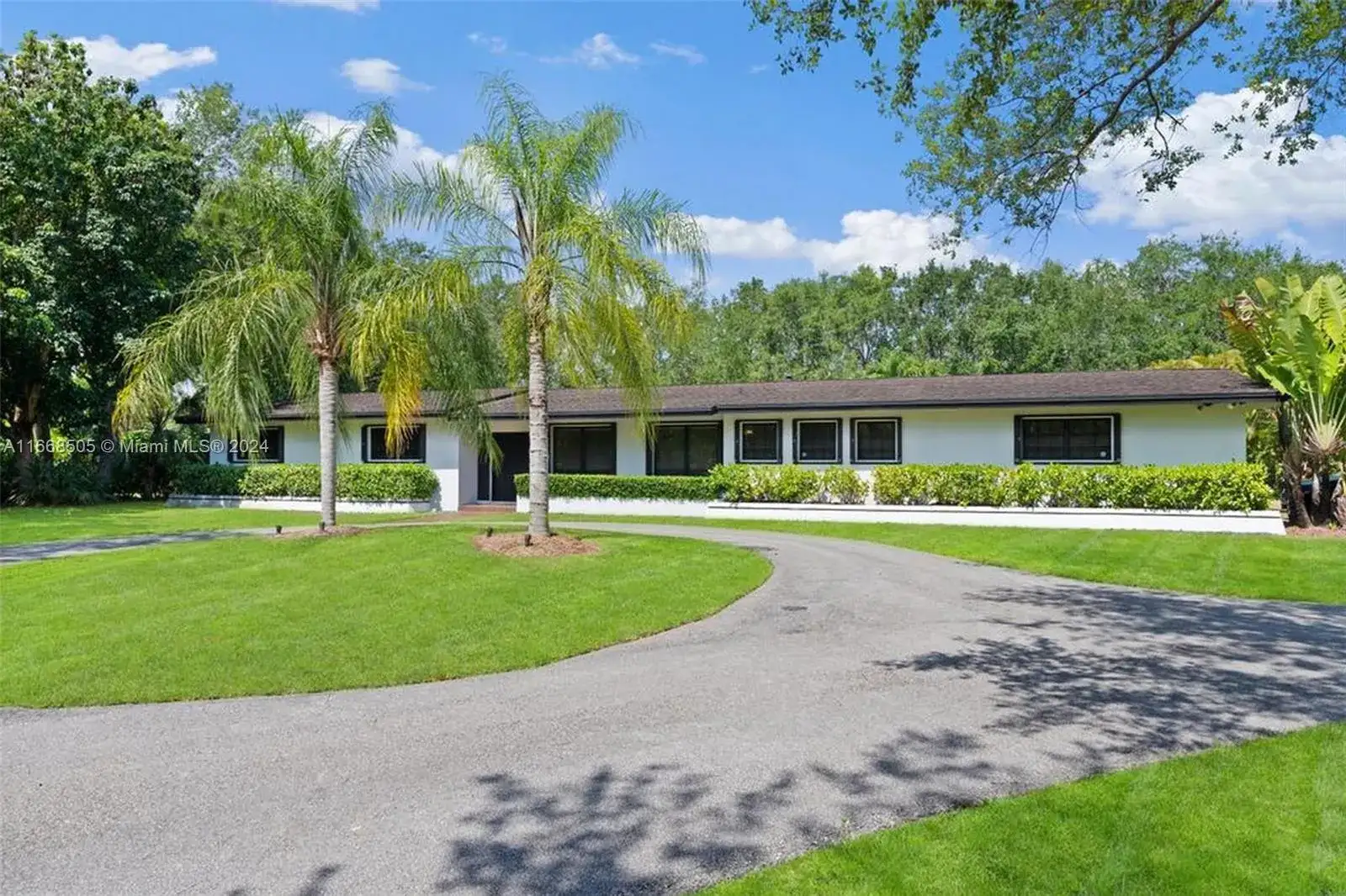 10840 SW 67th Ave, Pinecrest FL 33156 photo 3