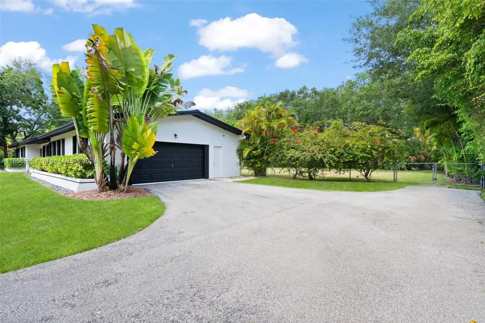 10840 SW 67th Ave, Pinecrest FL 33156 photo 4