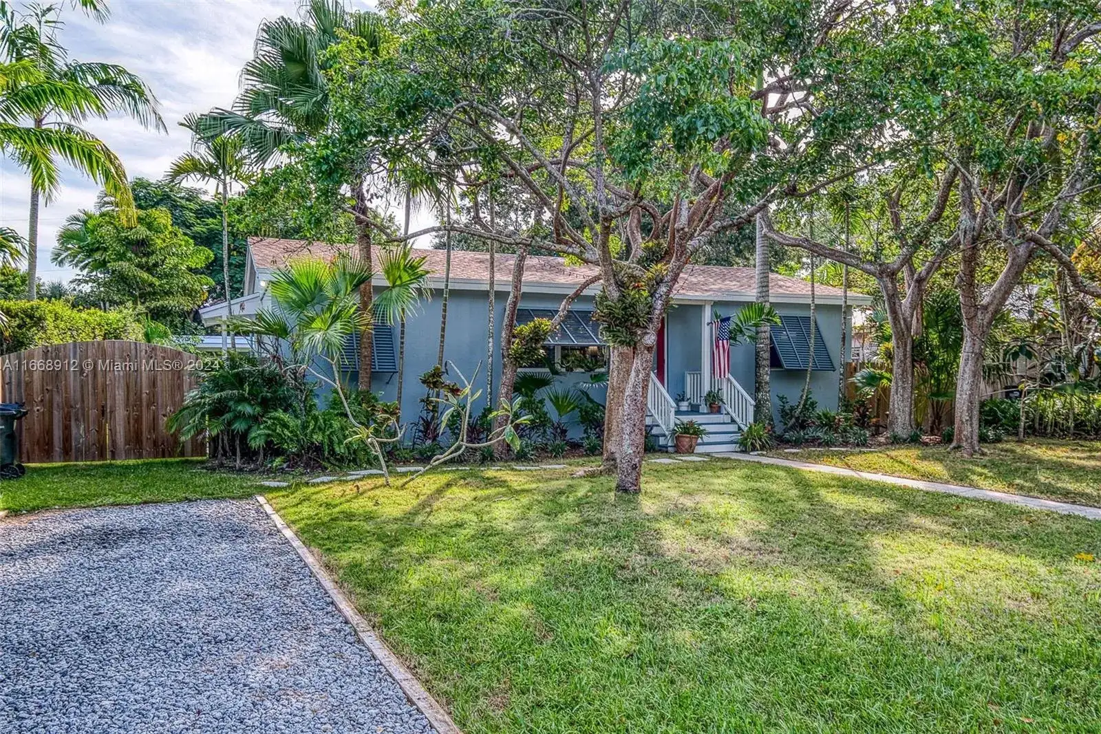 7641 SW 60th Ave, South Miami FL 33143 photo 3