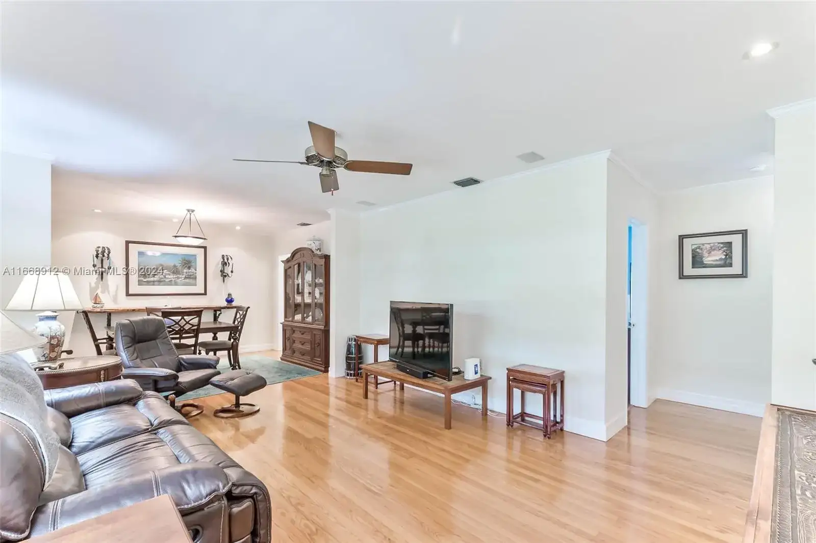 7641 SW 60th Ave, South Miami FL 33143 photo 4