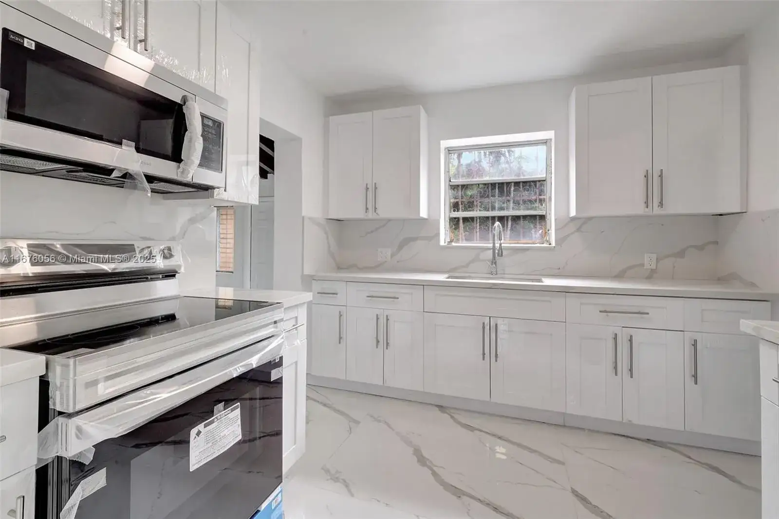 156 NW 88th St, El Portal FL 33150 photo 4