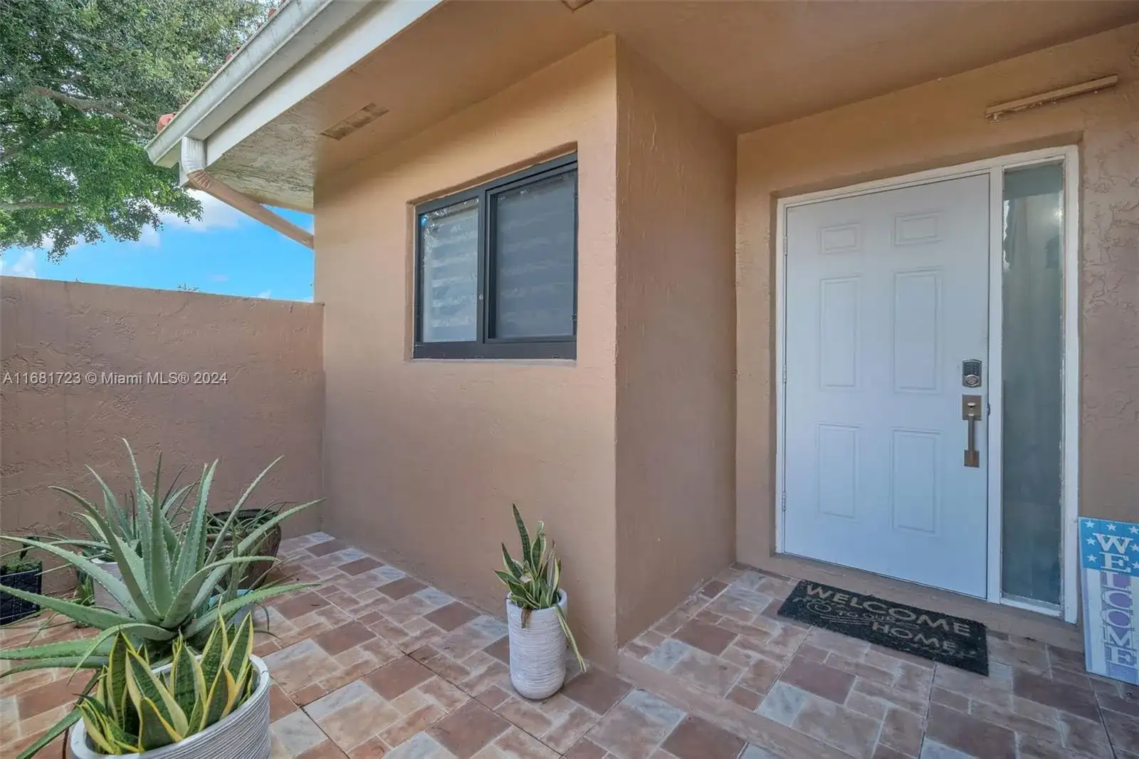 12048 S Las Palmas Dr, Pembroke Pines FL 33025 photo 4