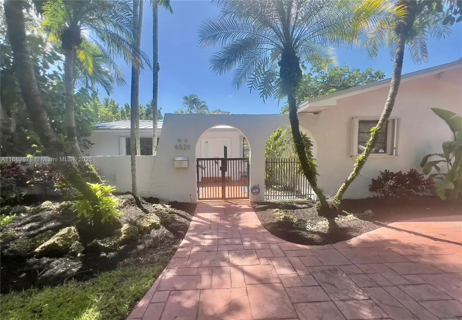 6520 SW 48th St, South Miami FL 33155 photo 2