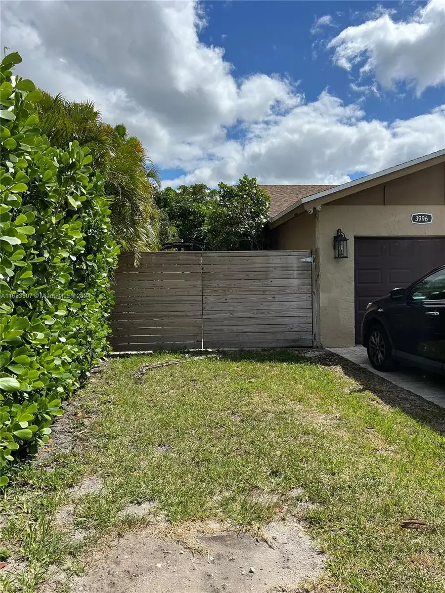 3996 NW 1st Pl, Deerfield Beach FL 33442 photo 4