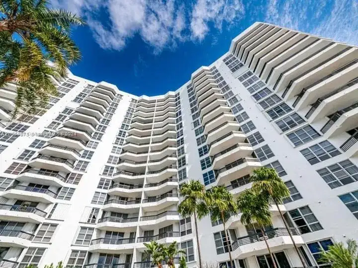 3500 Mystic Pointe Dr # 2306, Aventura FL 33180 photo 2