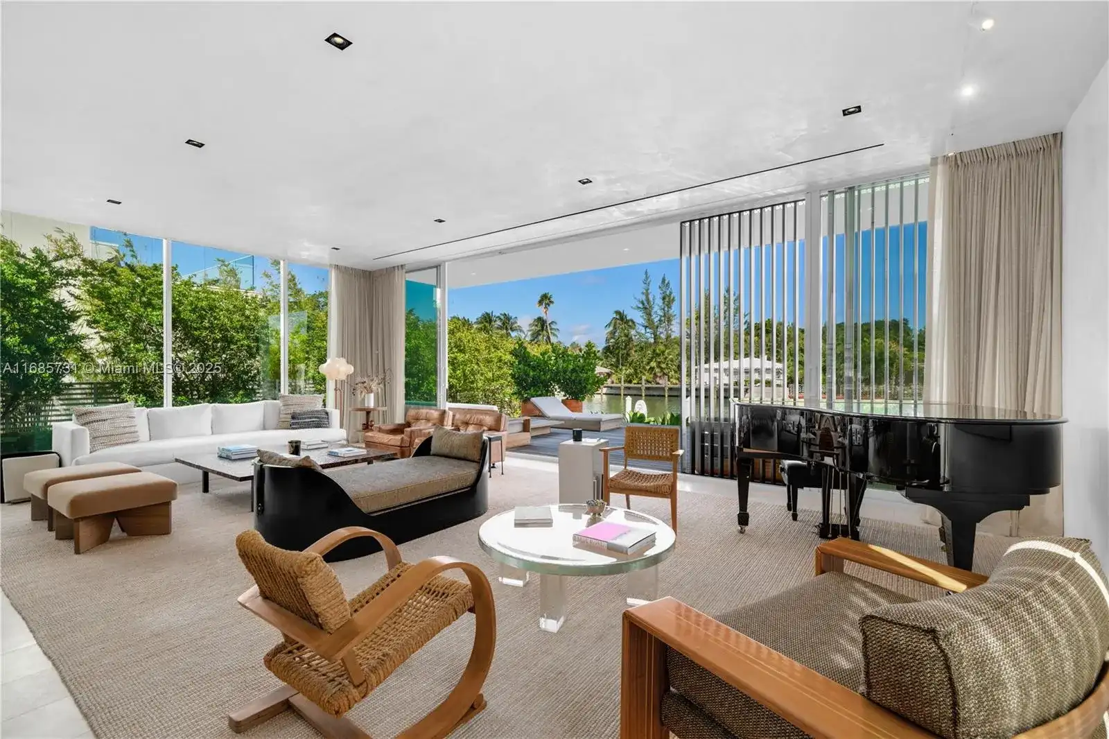 1041 W 48th St, Miami Beach FL 33140 photo 3