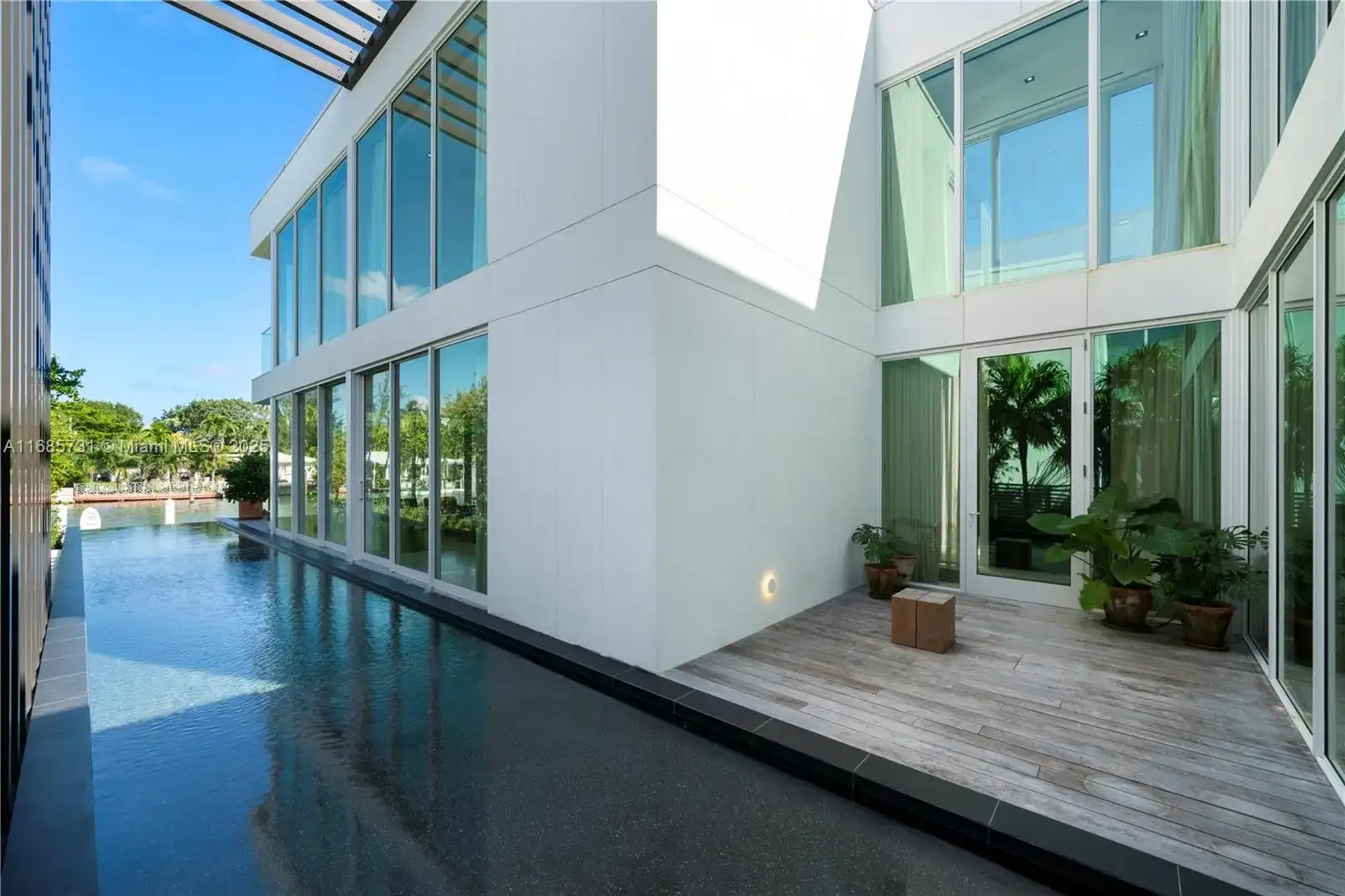 1041 W 48th St, Miami Beach FL 33140 photo 4
