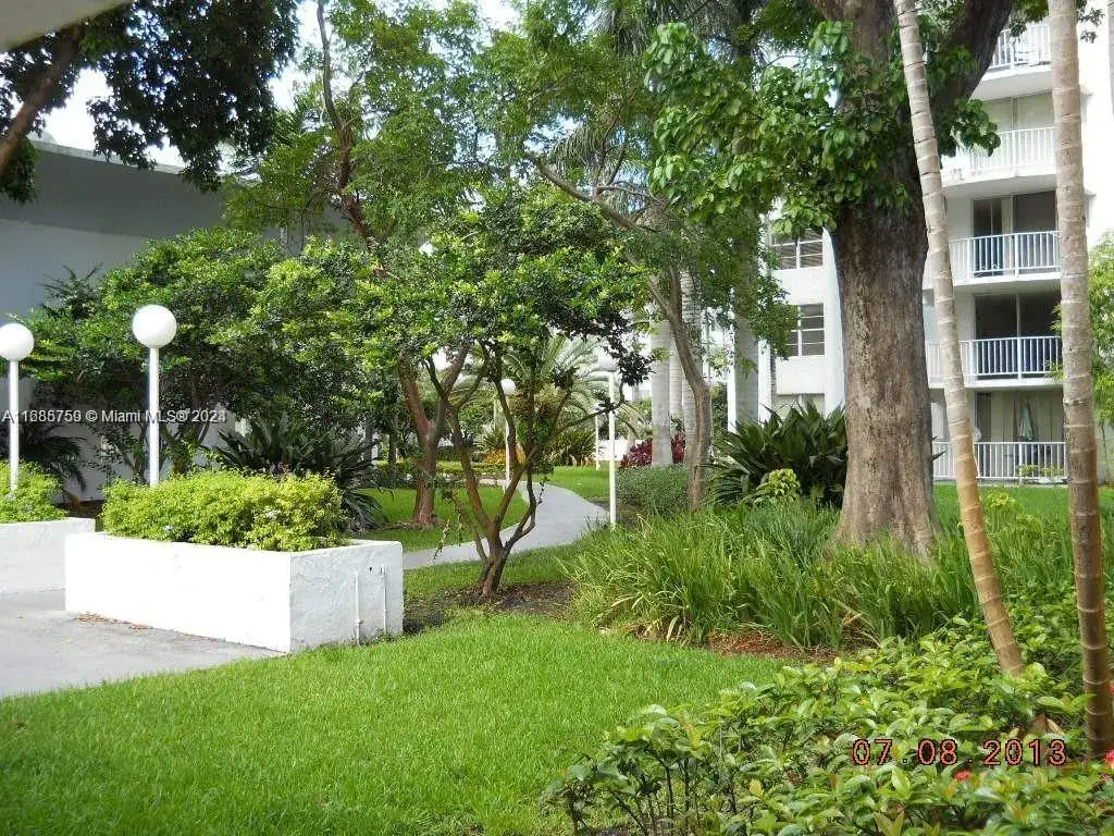 498 NW 165th St Rd # 607, Miami FL 33169 photo 2