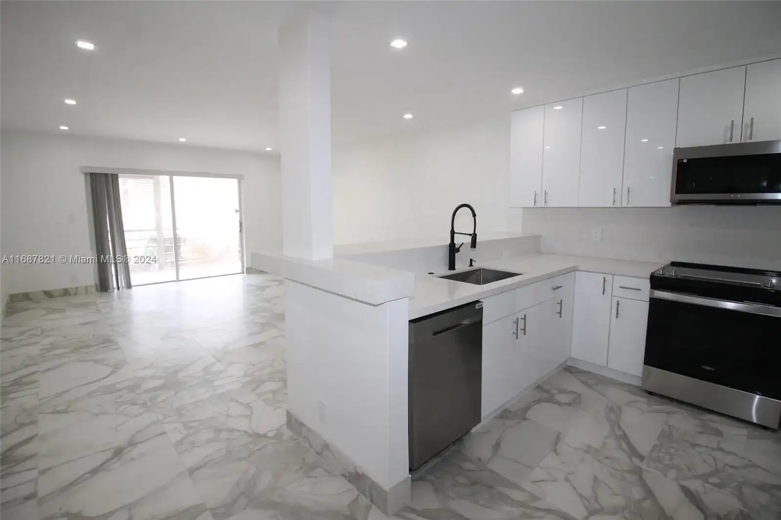 4100 N 58th Ave # 211, Hollywood FL 33021 photo 5