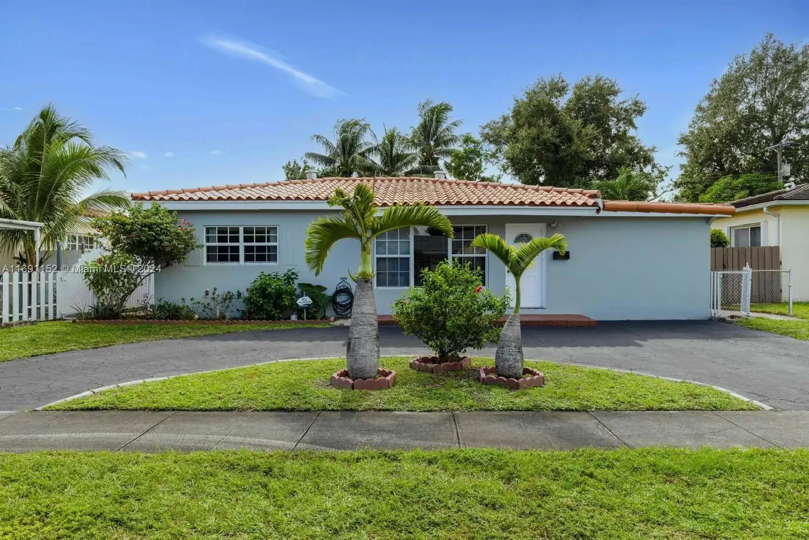 280 NE 169th St, North Miami Beach FL 33162 photo 5