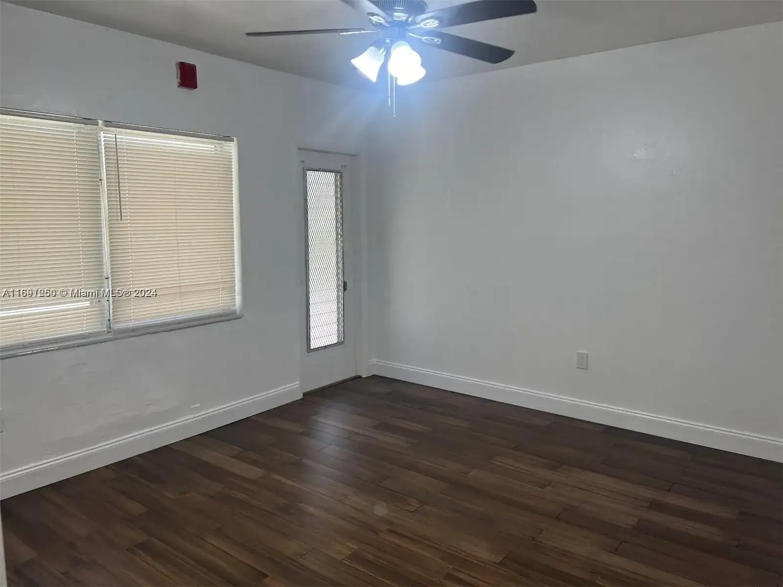 2072 NE 169th St # 5, North Miami Beach FL 33162 photo 4
