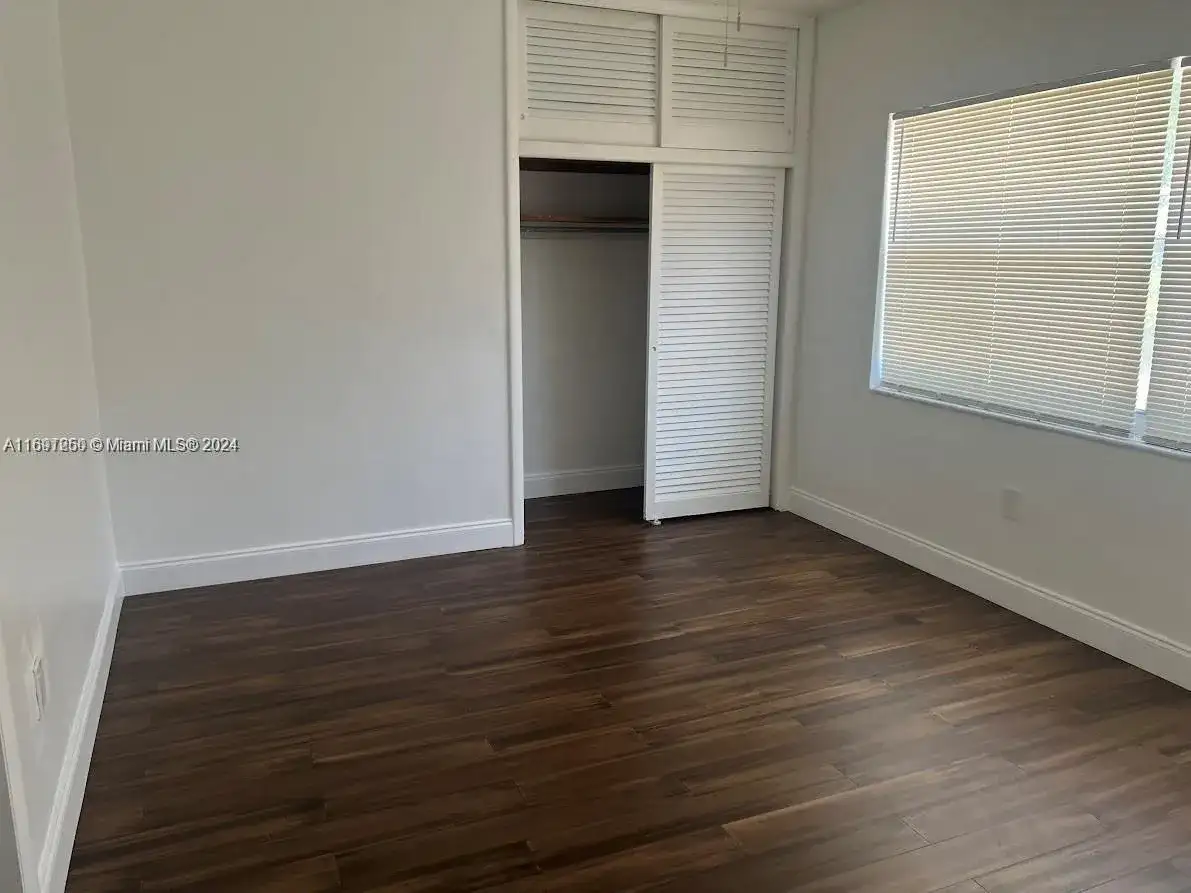 2072 NE 169th St # 5, North Miami Beach FL 33162 photo 5