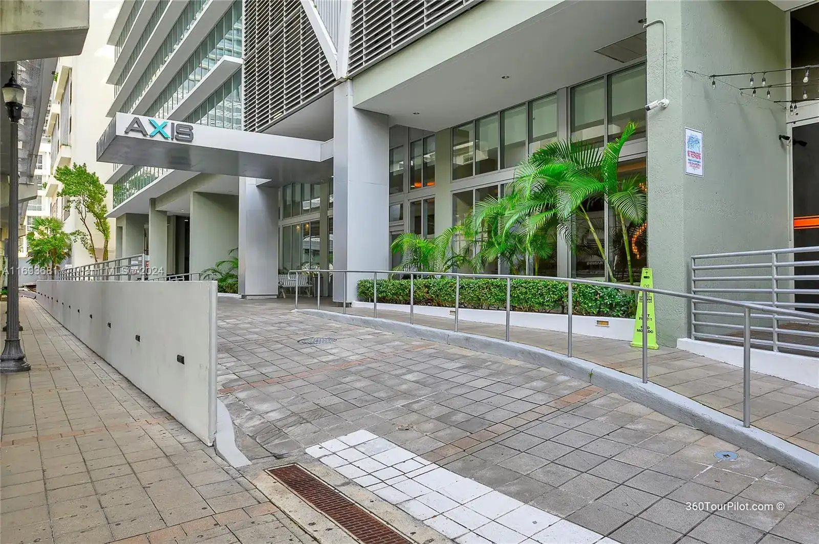 1111 SW 1st Ave, Miami FL 33130 photo 2
