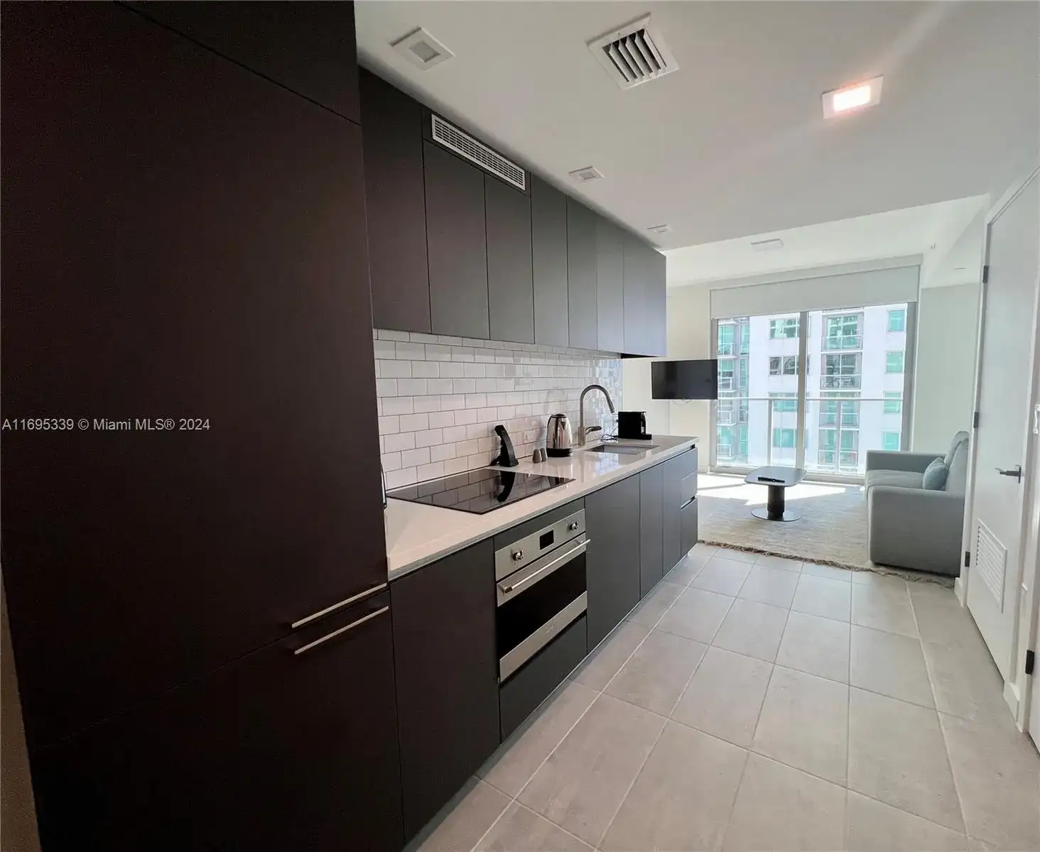 227 NE 2nd St # 2613, Miami FL 33132 photo 3