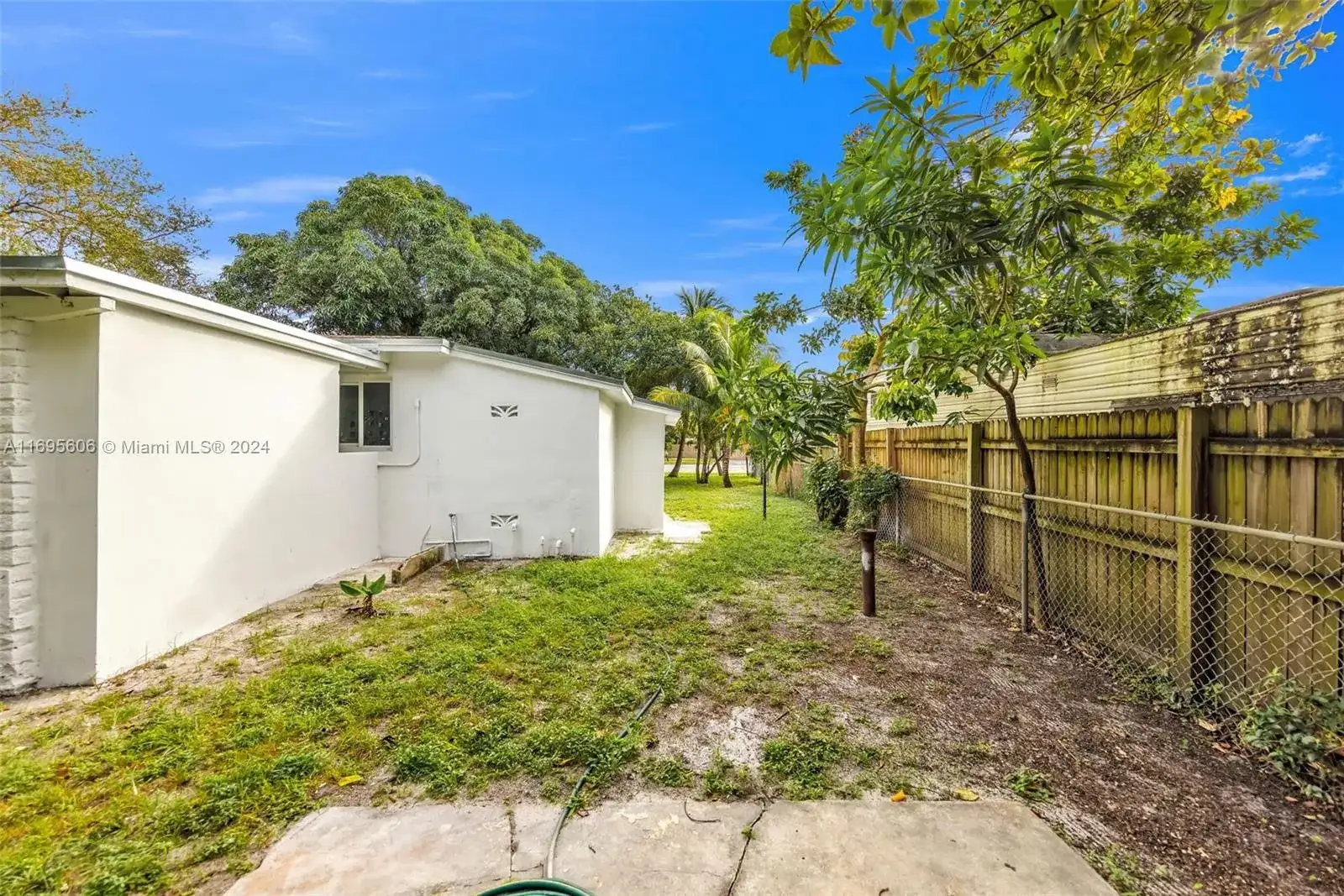 12325 NW 17th Ct, Miami FL 33167 photo 4