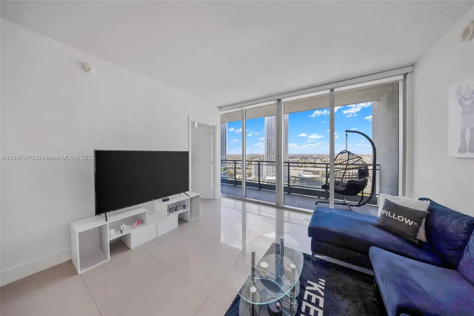 92 SW 3rd St # 2308, Miami FL 33130 photo 2