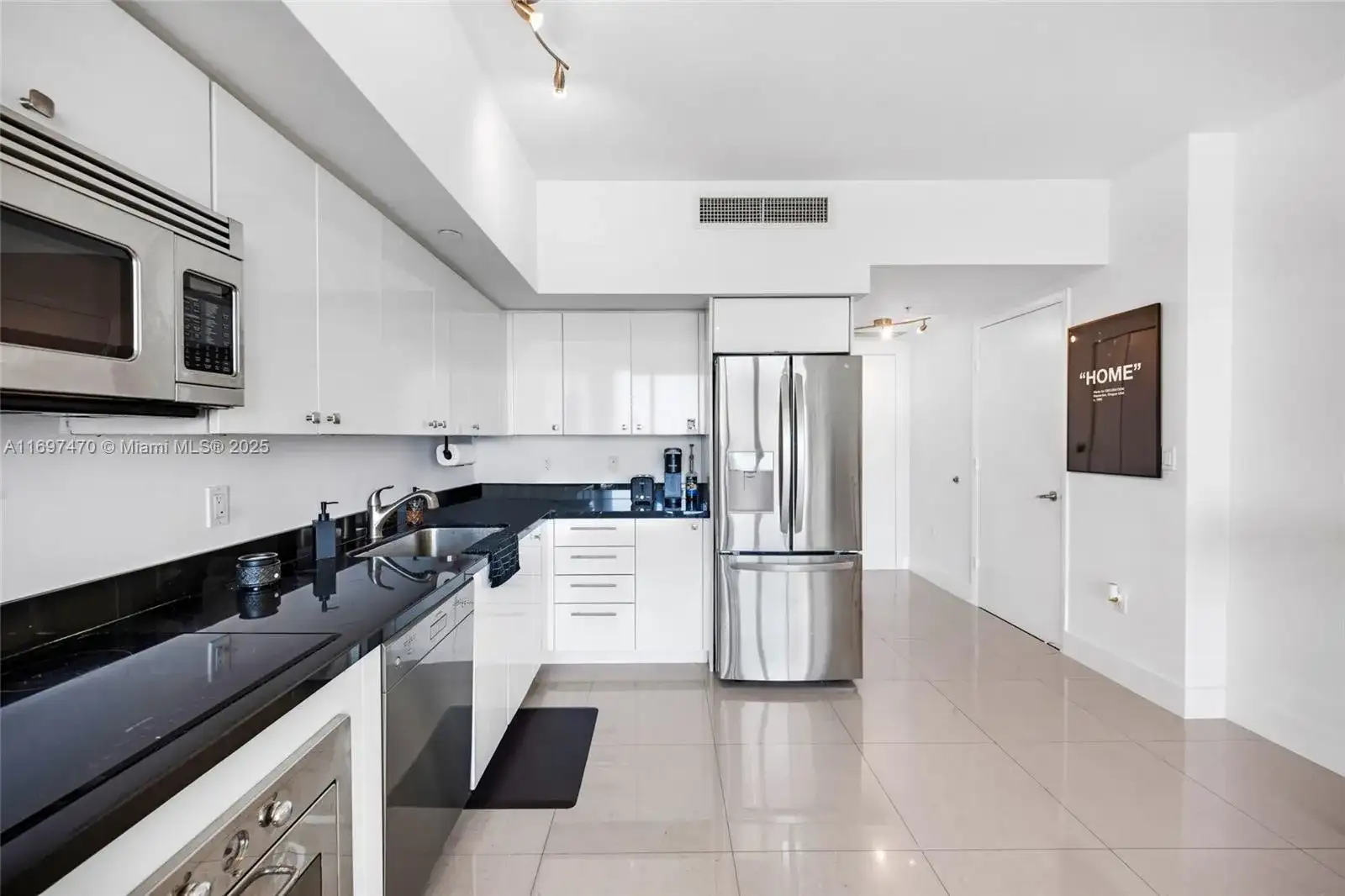 92 SW 3rd St # 2308, Miami FL 33130 photo 5