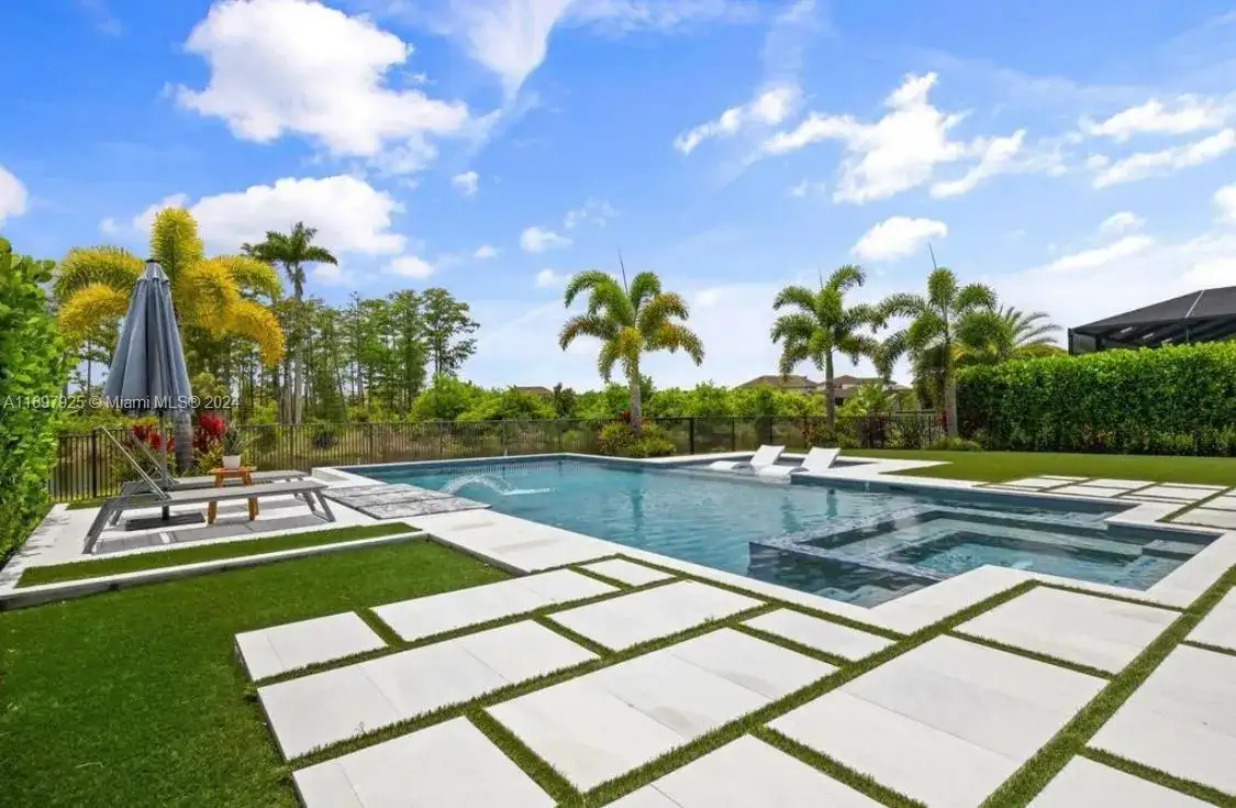 141 Cinder Dunes Pt, Jupiter FL 33478 photo 2