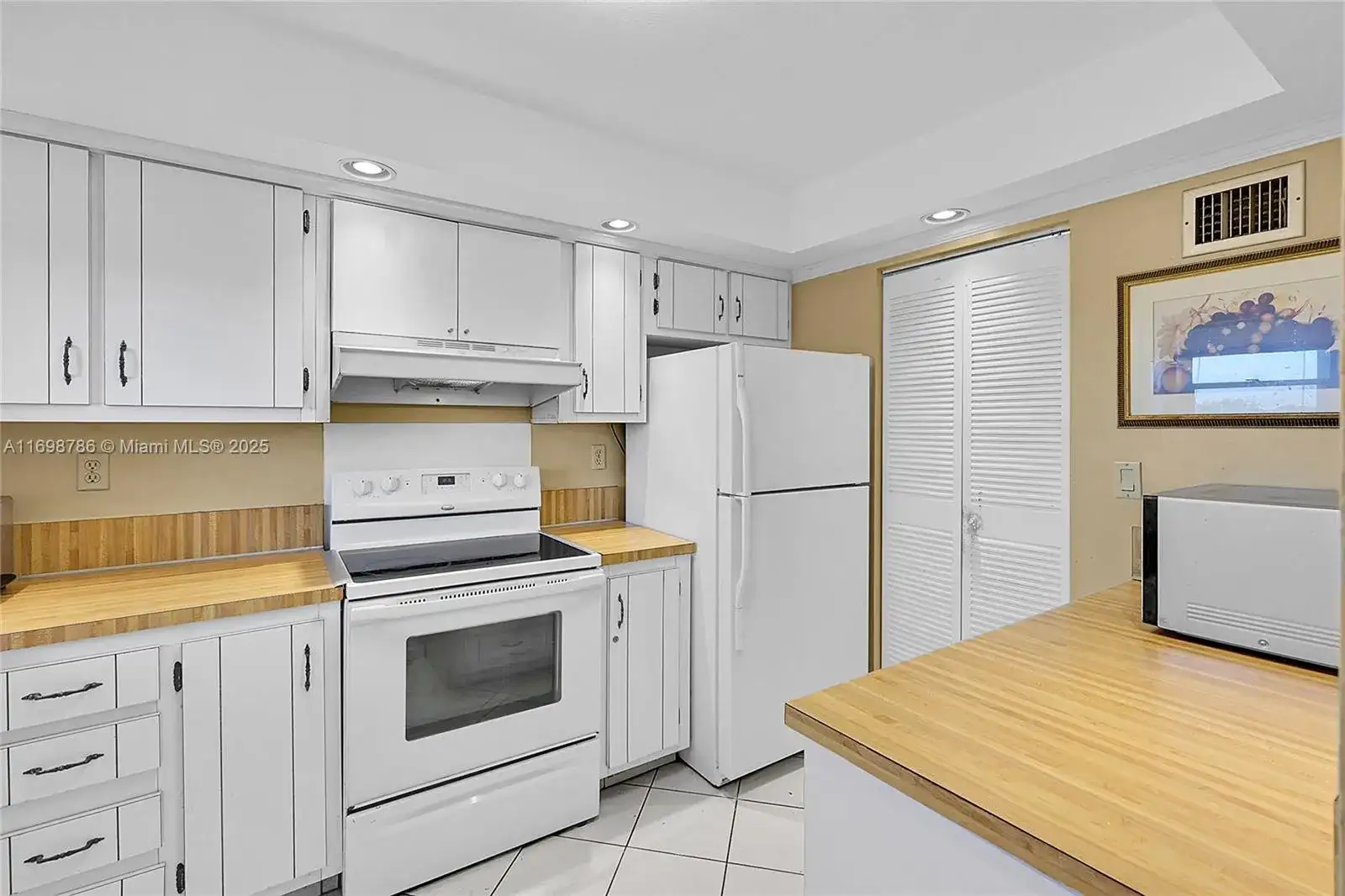 5900 NW 44th St # 704, Lauderhill FL 33319 photo 5