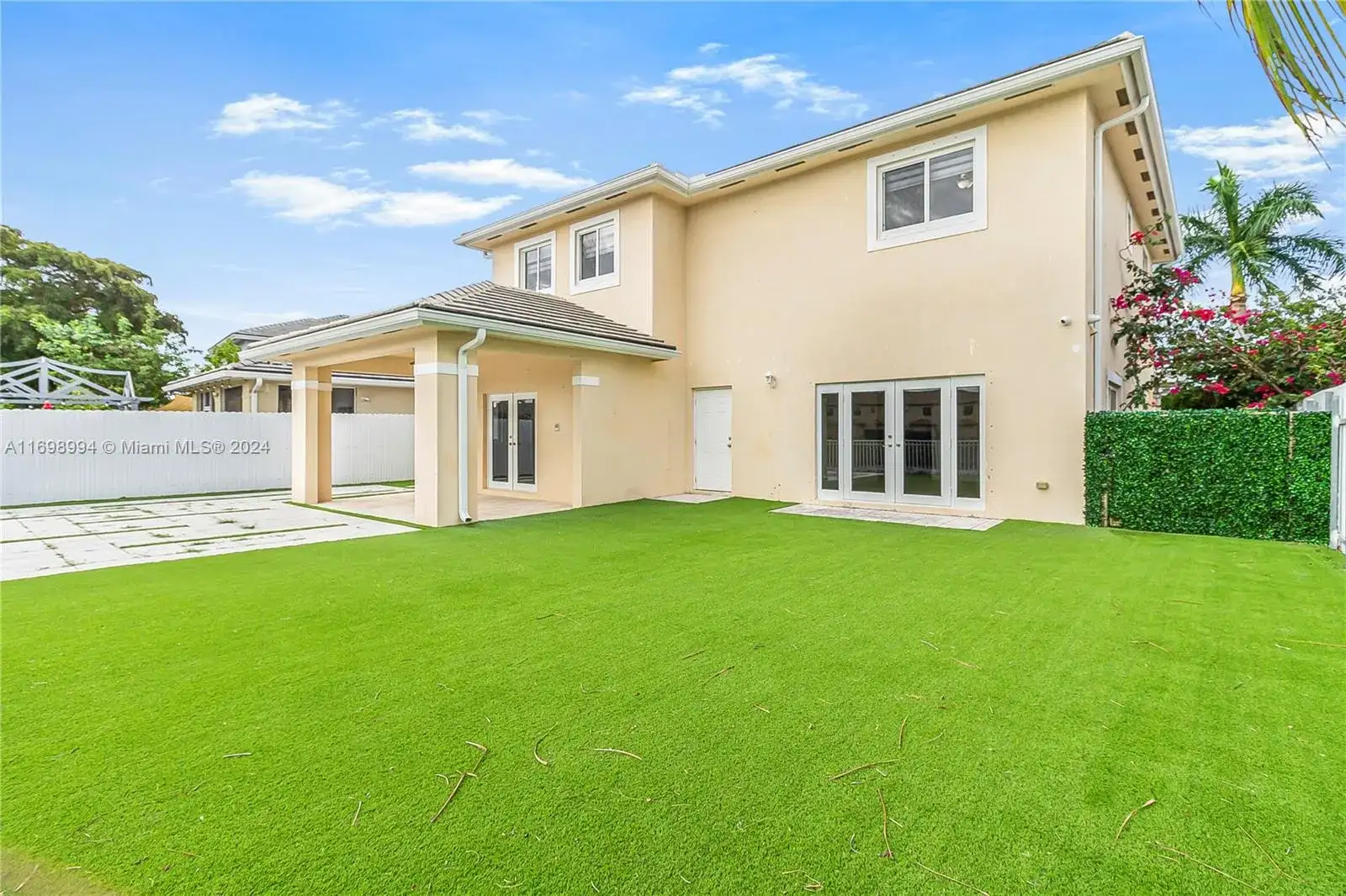 449 SE 31st Ave, Homestead FL 33033 photo 2