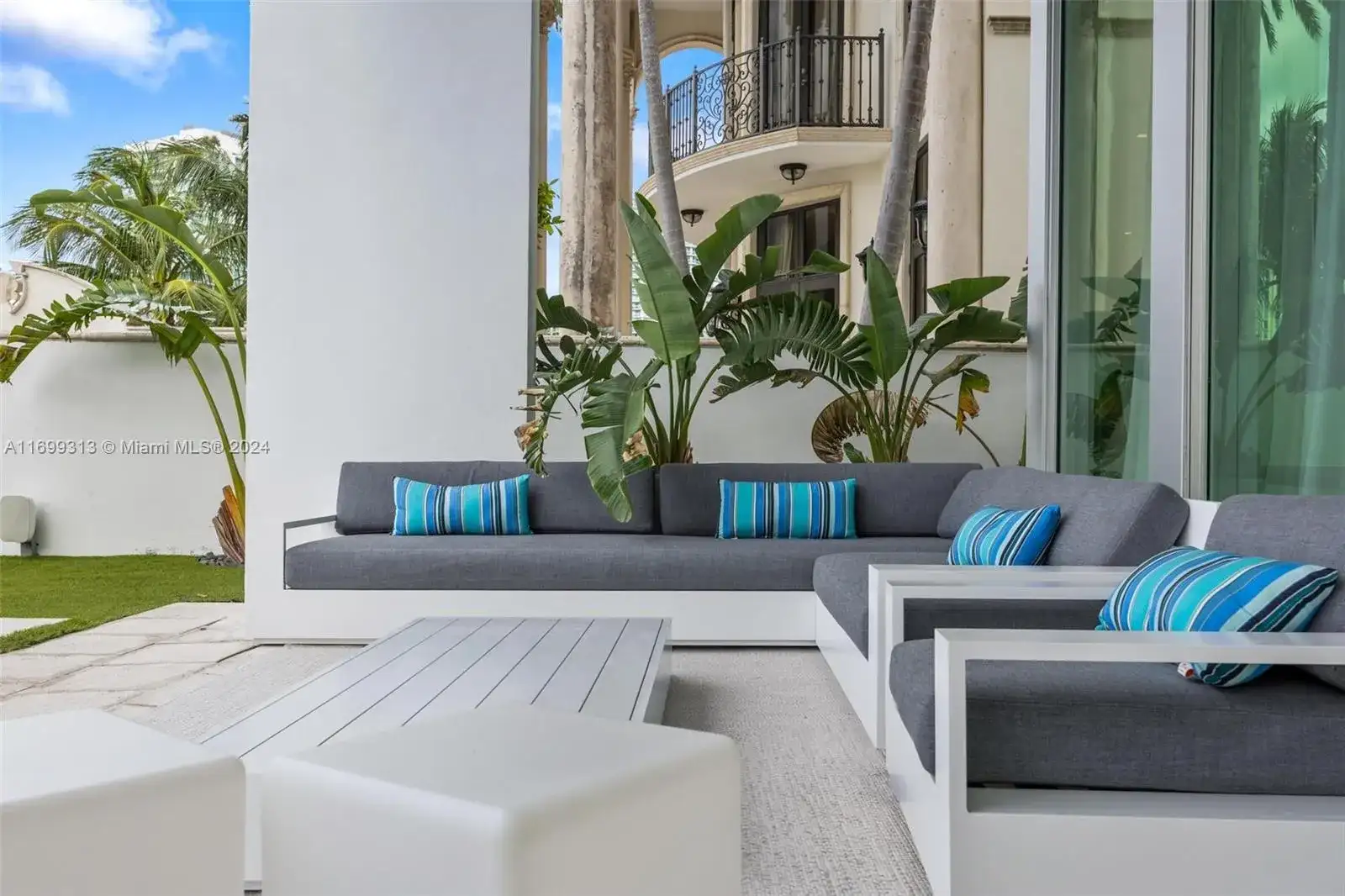 323 Atlantic Ave, Sunny Isles Beach FL 33160 photo 4