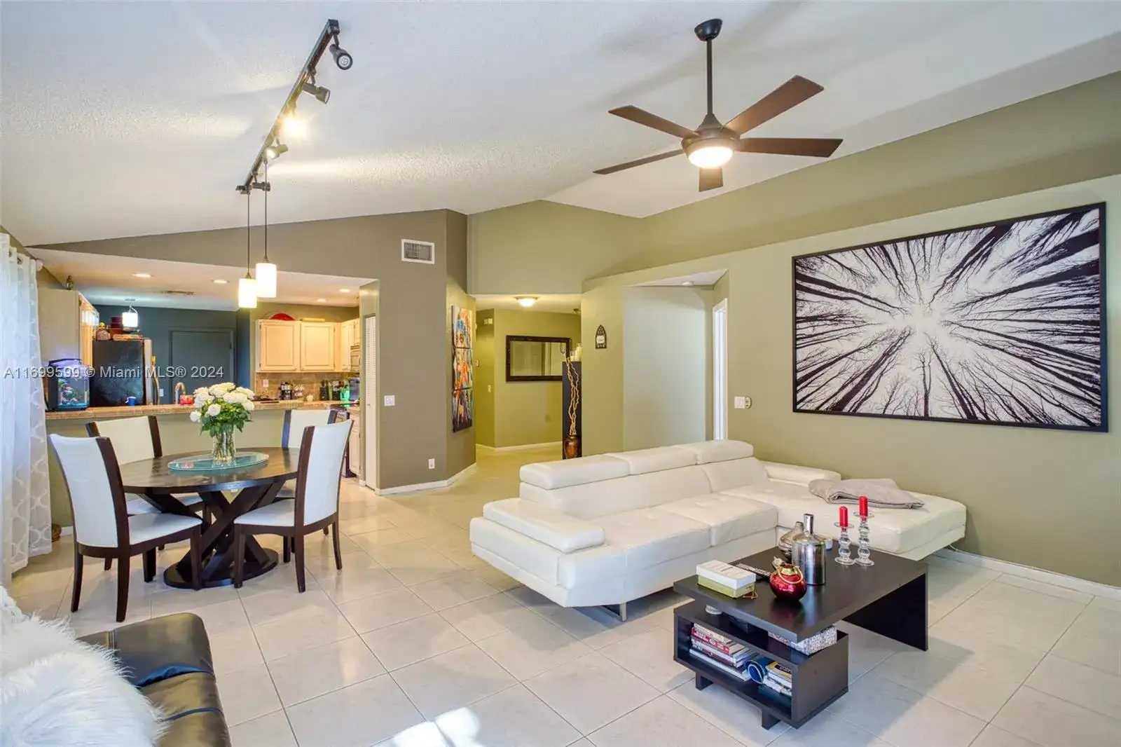 9366 Arborwood Cir, Davie FL 33328 photo 5