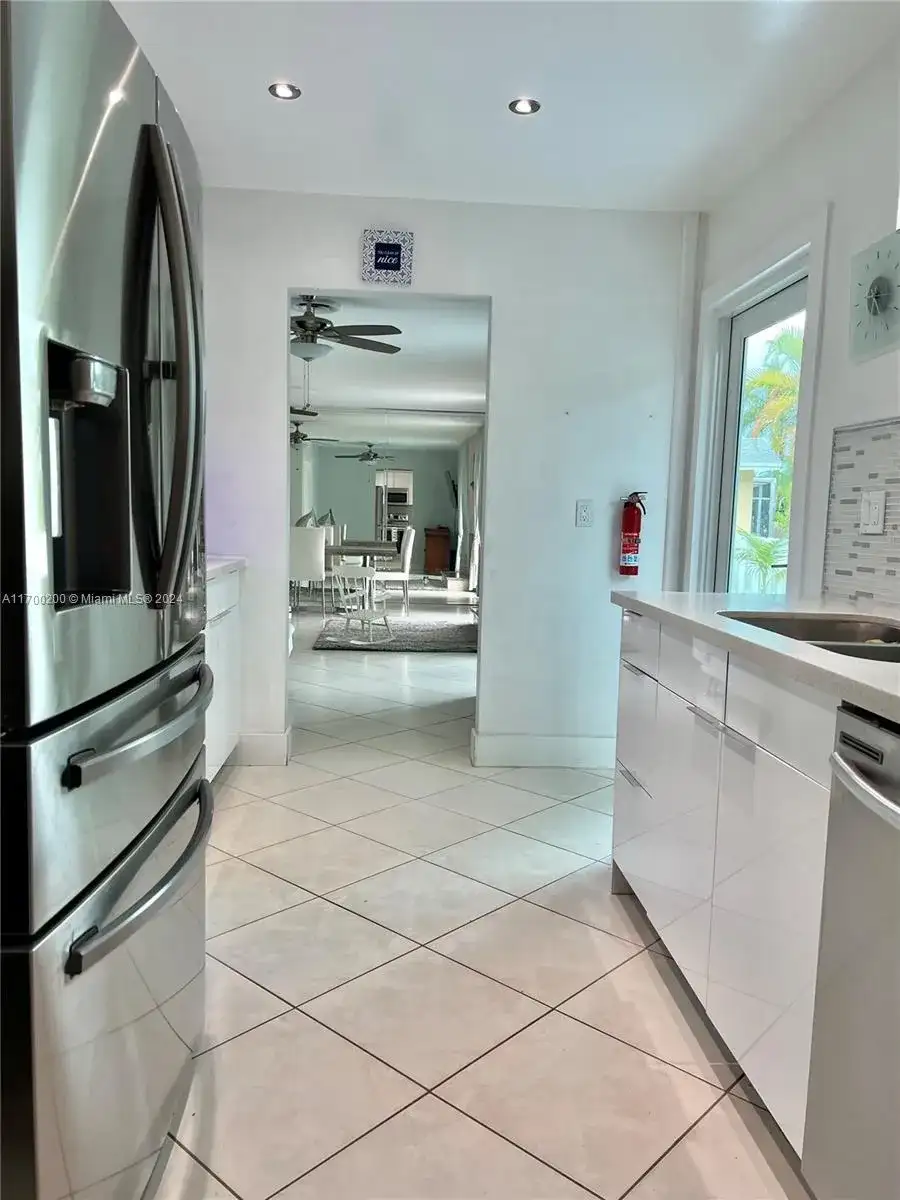 1980 NW 33rd Ct, Oakland Park FL 33309 photo 3
