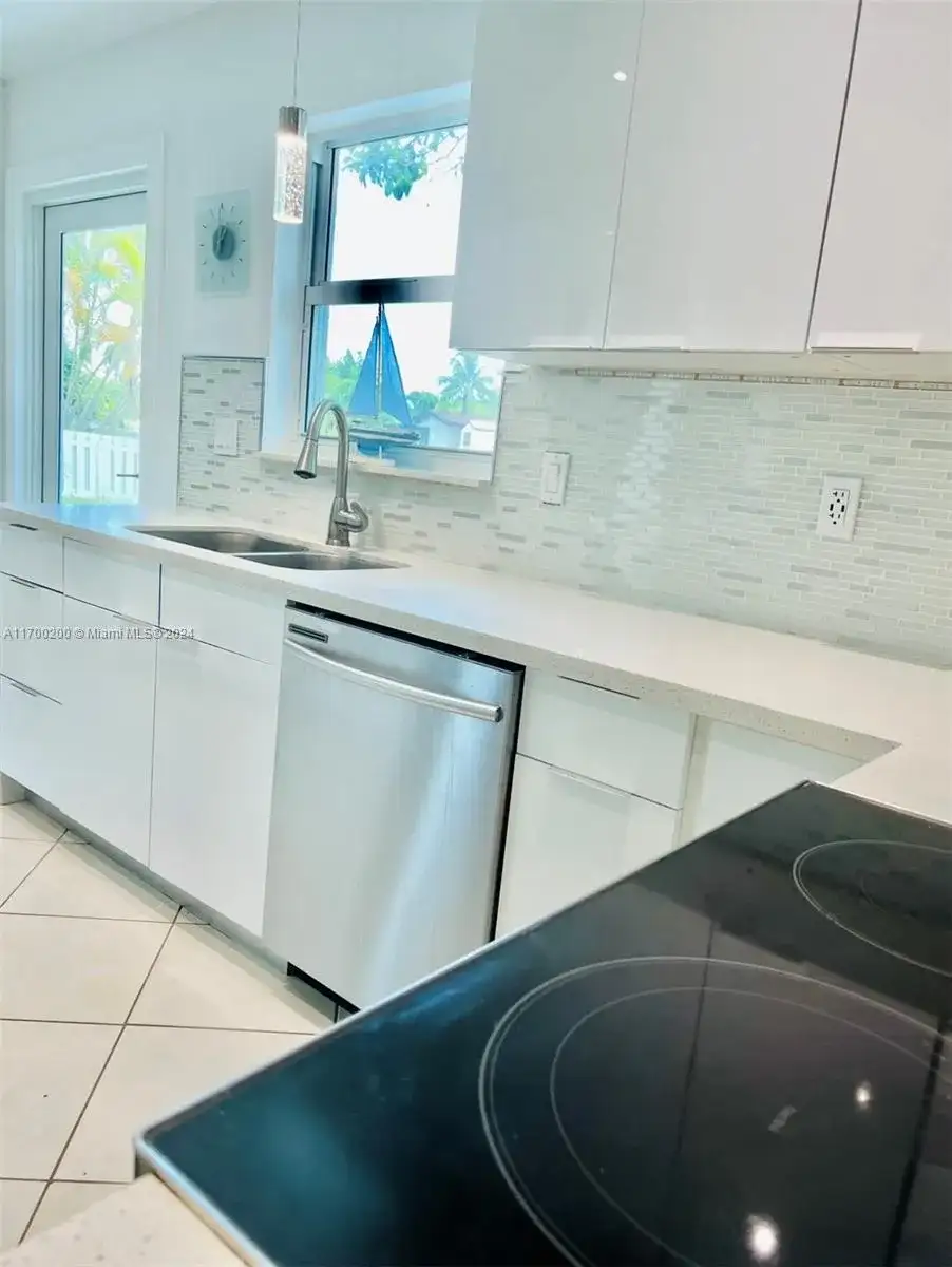 1980 NW 33rd Ct, Oakland Park FL 33309 photo 4