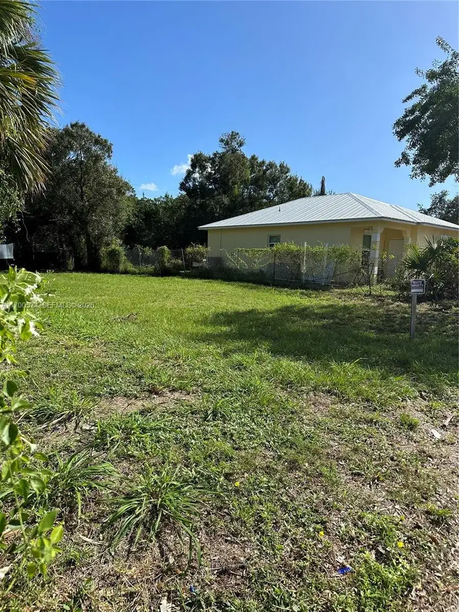 712 N 22nd St, Fort Pierce FL 34950 photo 2