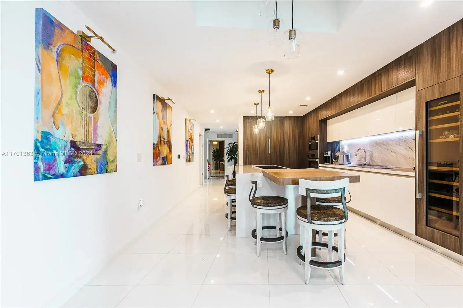 851 NE 1st Ave # 2111, Miami FL 33132 photo 4