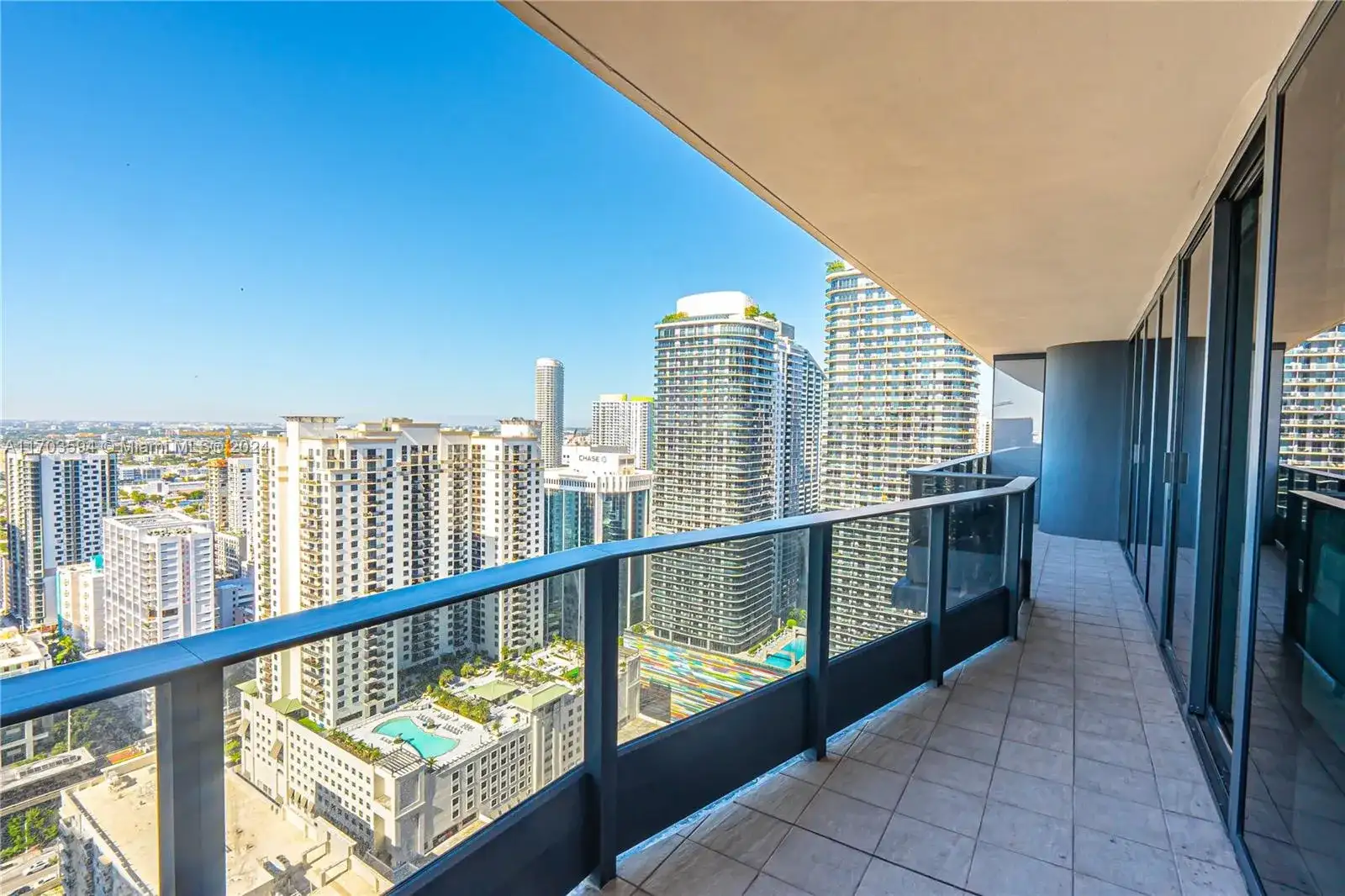 1000 Brickell Plz, Miami FL 33131 photo 2