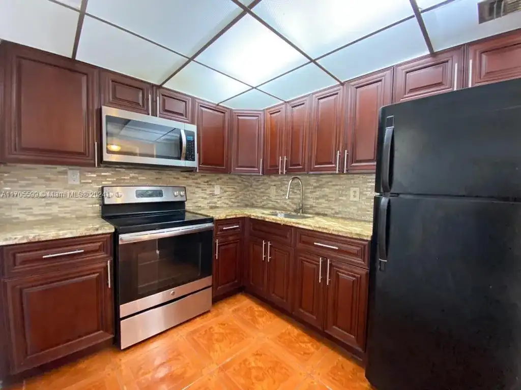 15600 NW 7th Ave # 520, Miami FL 33169 photo 2