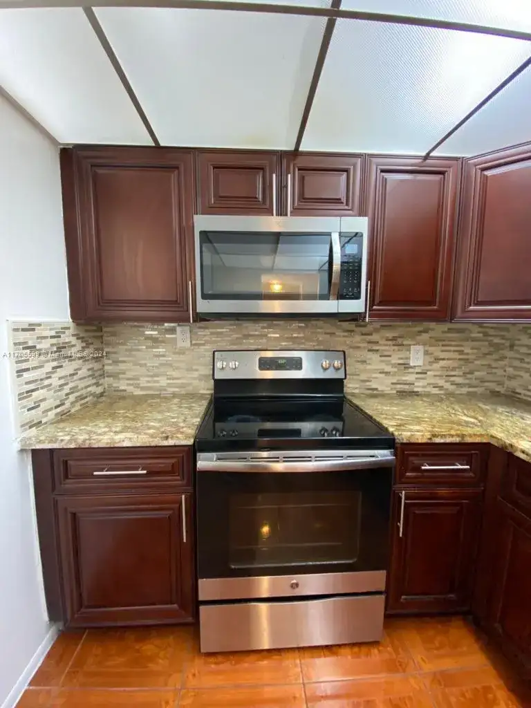 15600 NW 7th Ave # 520, Miami FL 33169 photo 3