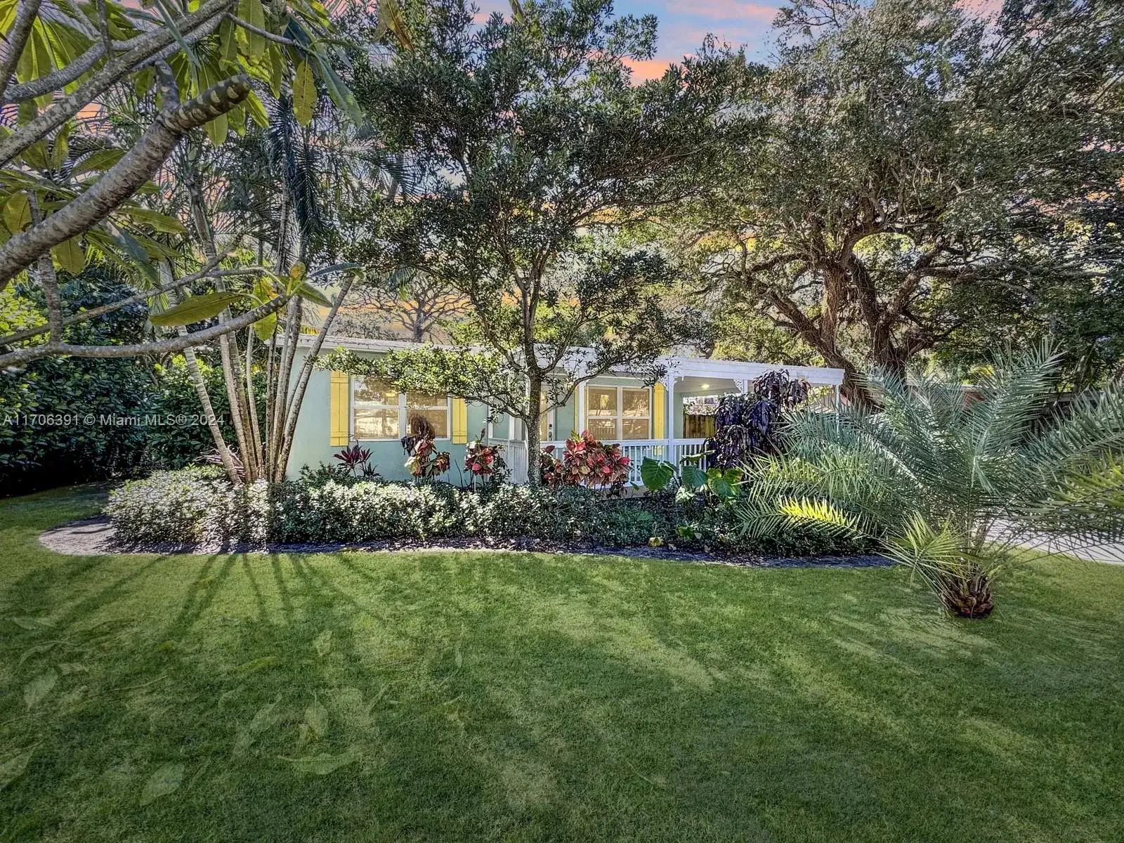 1820 SW 11th Ct, Fort Lauderdale FL 33312 photo 2