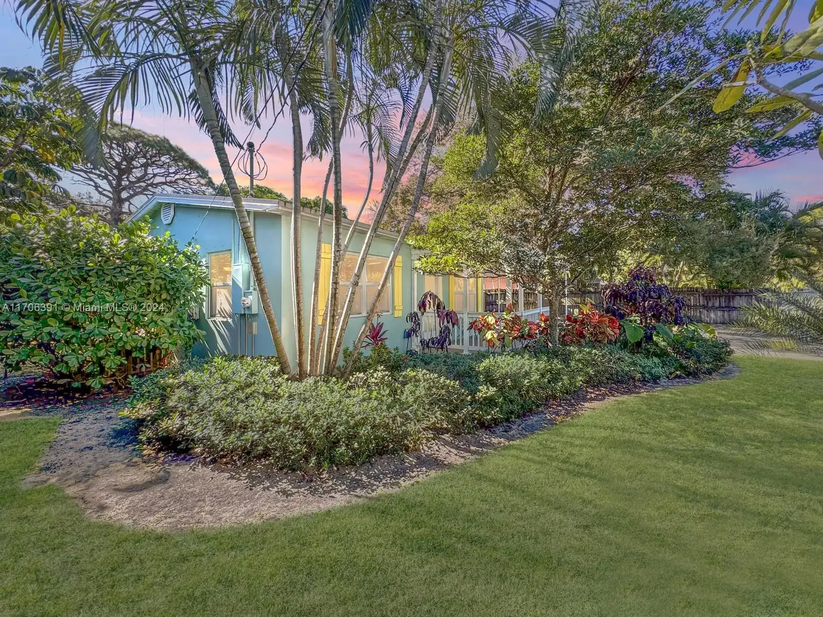 1820 SW 11th Ct, Fort Lauderdale FL 33312 photo 3