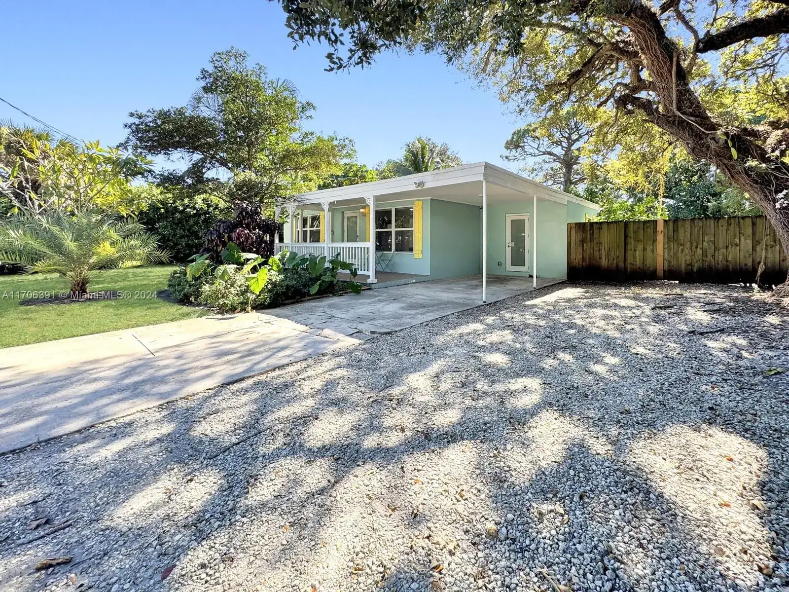 1820 SW 11th Ct, Fort Lauderdale FL 33312 photo 4