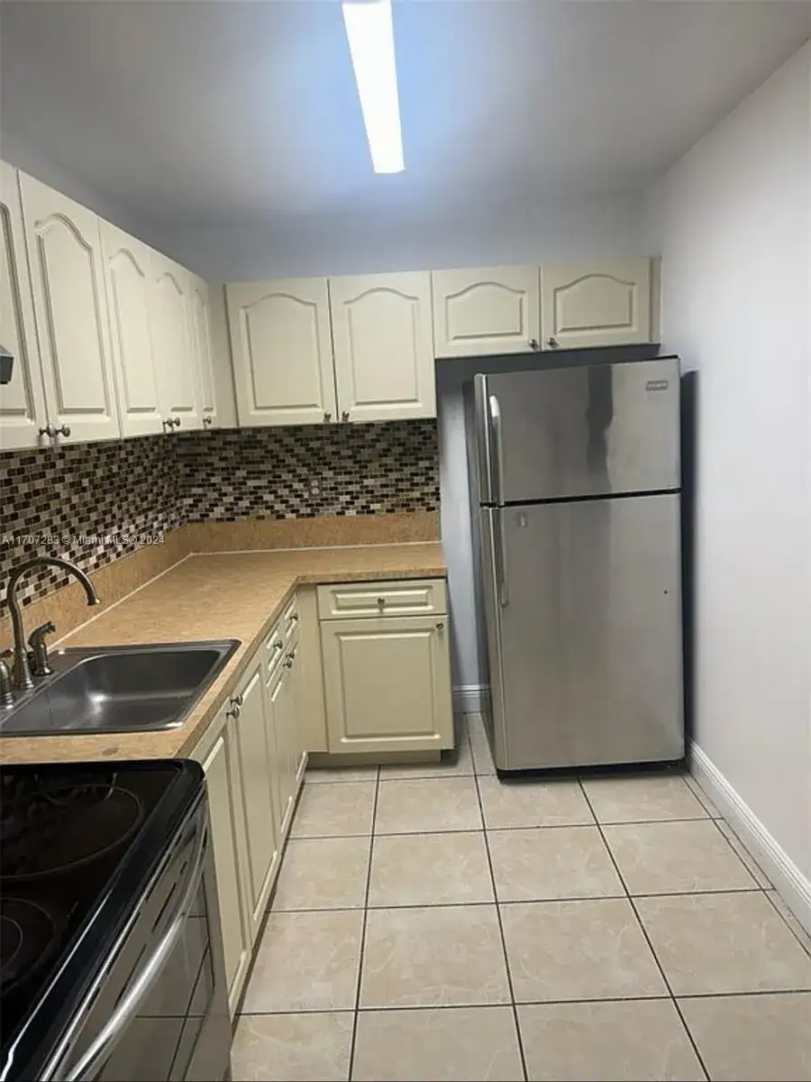 9453 SW 76th St # S7, Miami FL 33173 photo 5