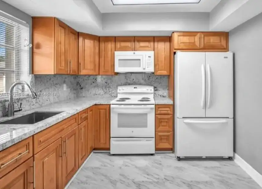 3525 Polk St # 5, Hollywood FL 33021 photo 3