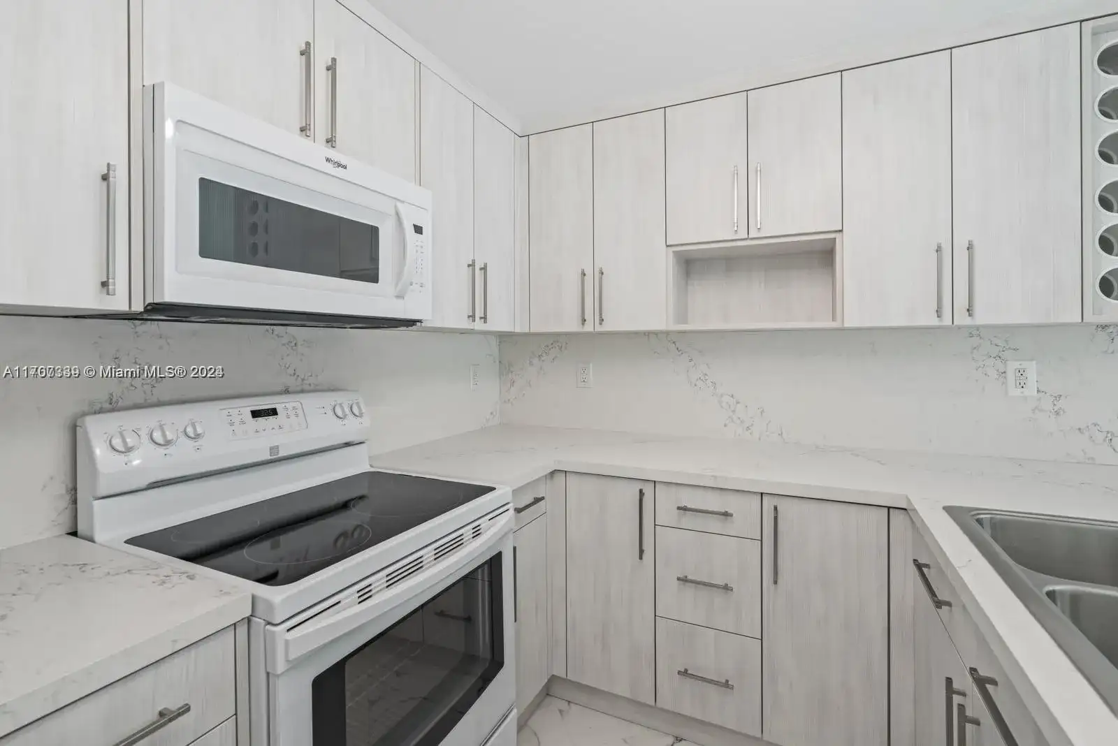 18330 Mediterranean Blvd # 23, Hialeah FL 33015 photo 5