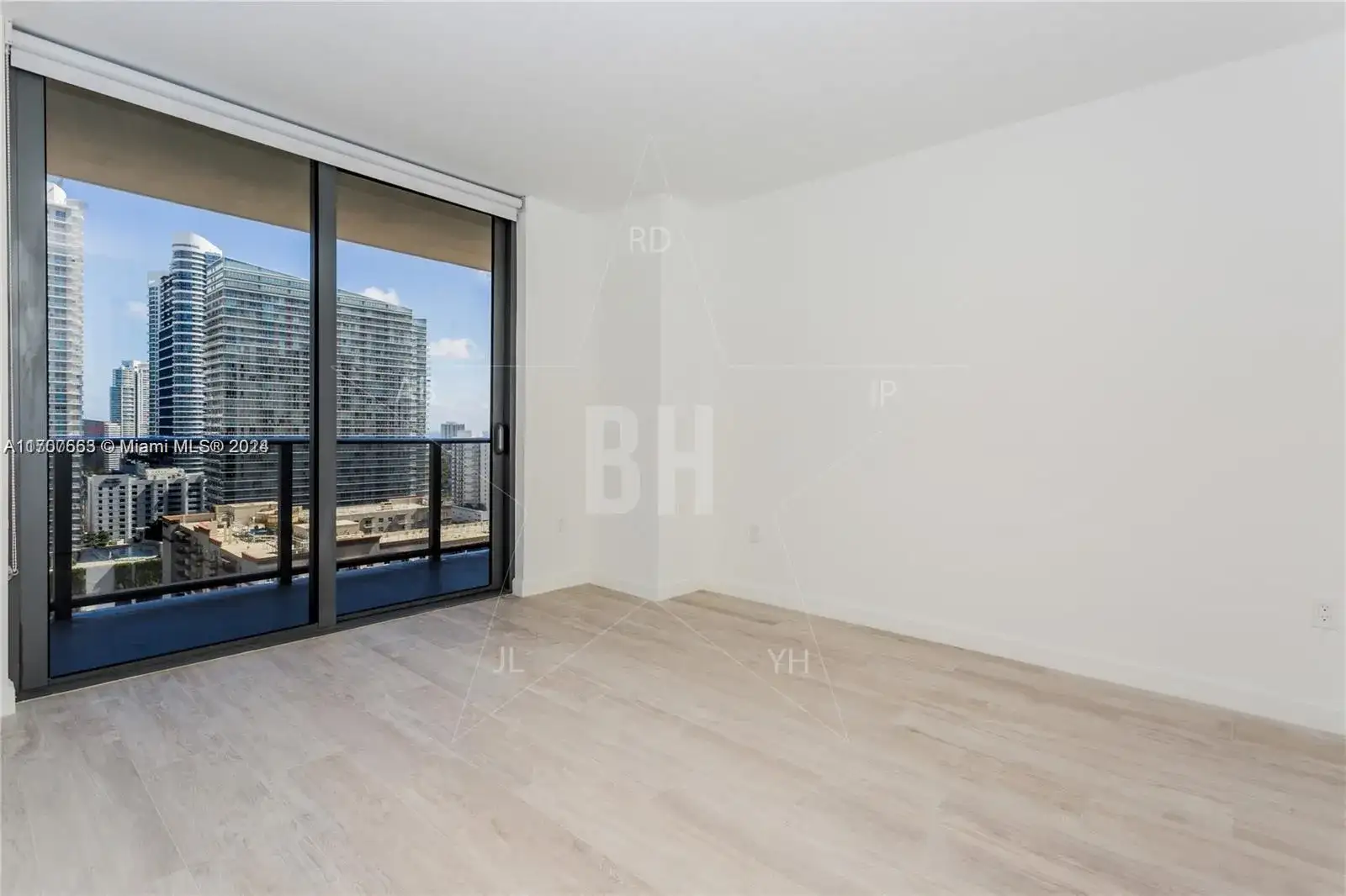 55 SW 9th St # 1104, Miami FL 33130 photo 2