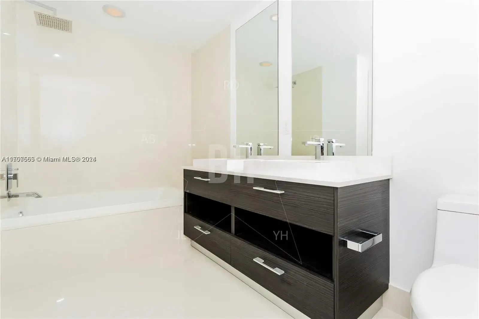 55 SW 9th St # 1104, Miami FL 33130 photo 3