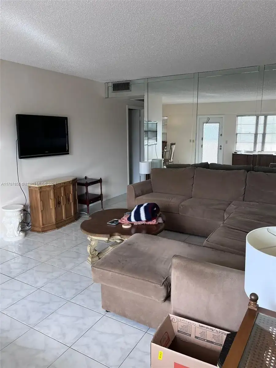 324 Fanshaw H # H, Boca Raton FL 33434 photo 2