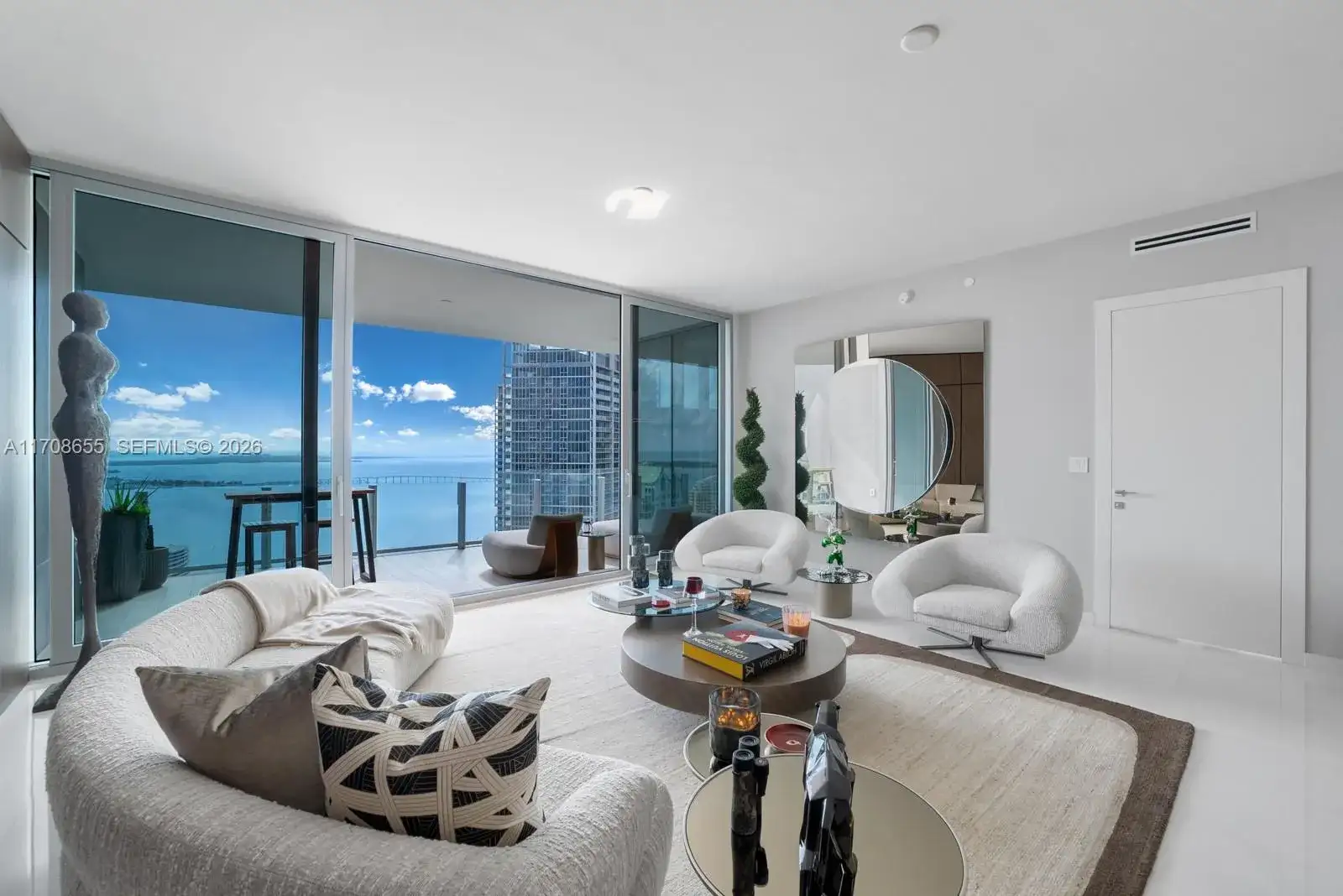 300 Biscayne Blvd Way # 4703, Miami FL 33131 photo 4