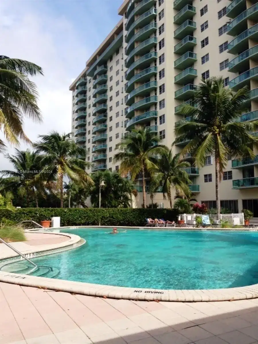 19390 COLLINS # 1126, Sunny Isles Beach FL 33160 photo 2