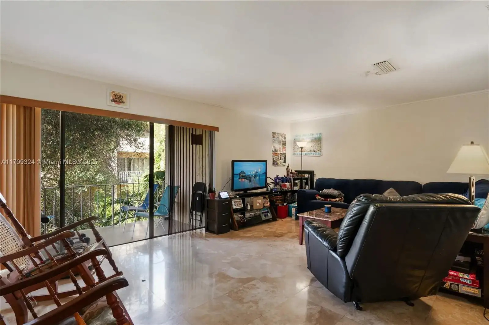 9371 Fontainebleau Blvd # I204, Miami FL 33172 photo 2