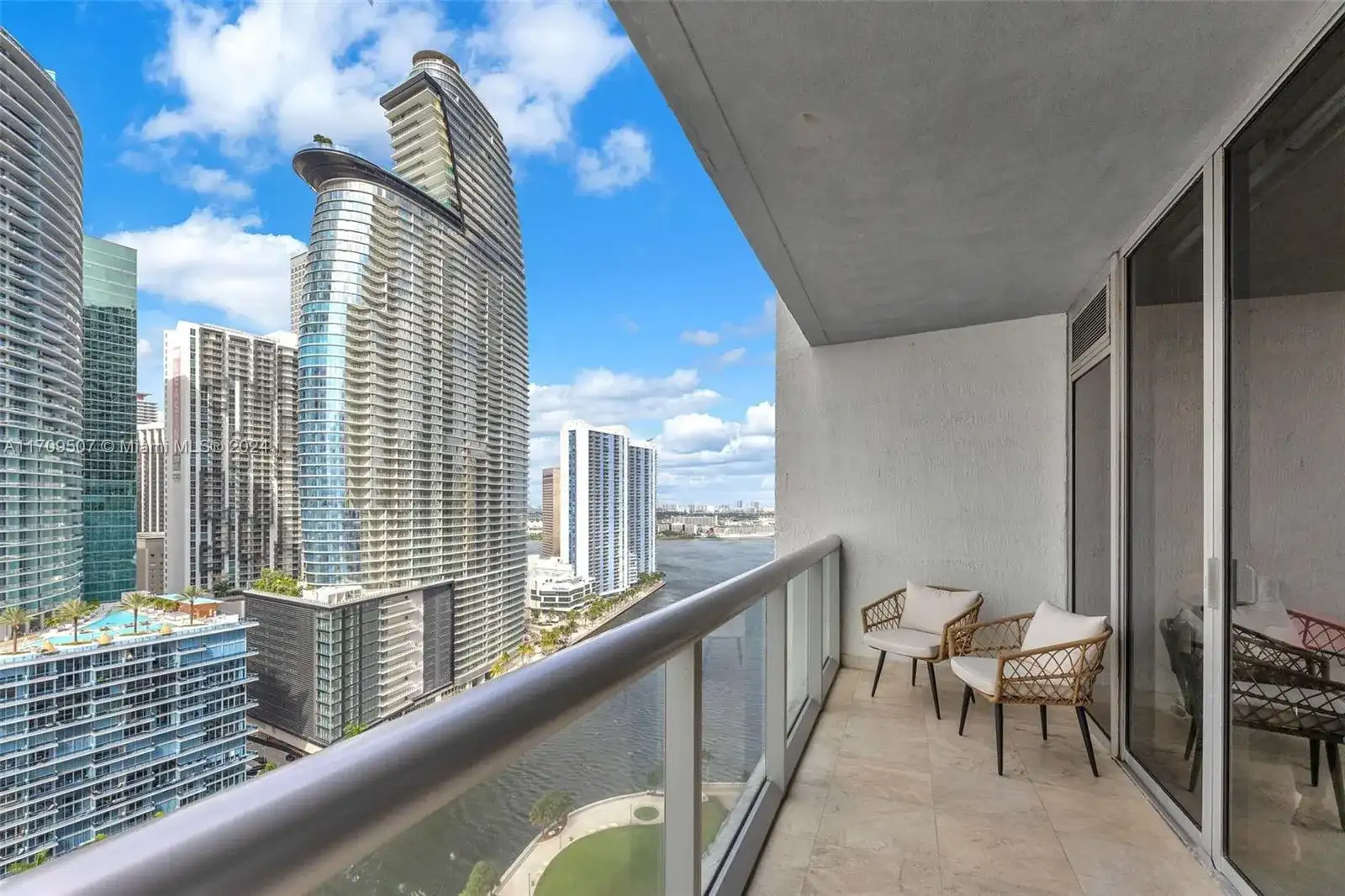 485 Brickell Ave # 2503, Miami FL 33131 photo 2