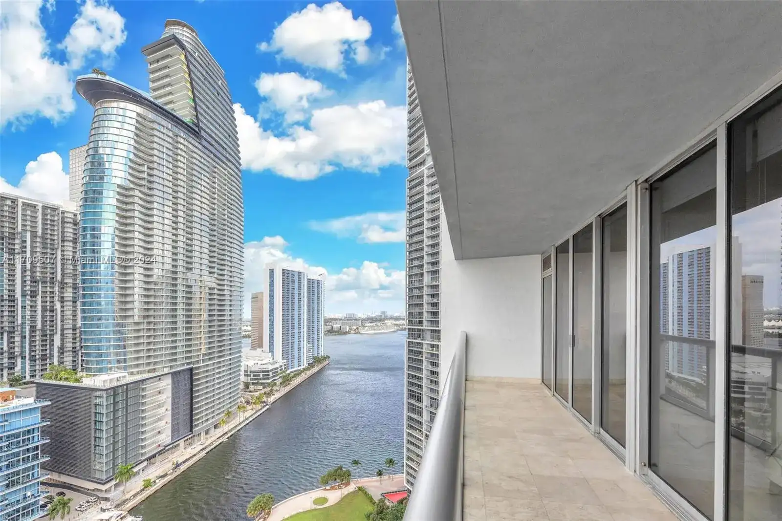 485 Brickell Ave # 2503, Miami FL 33131 photo 3