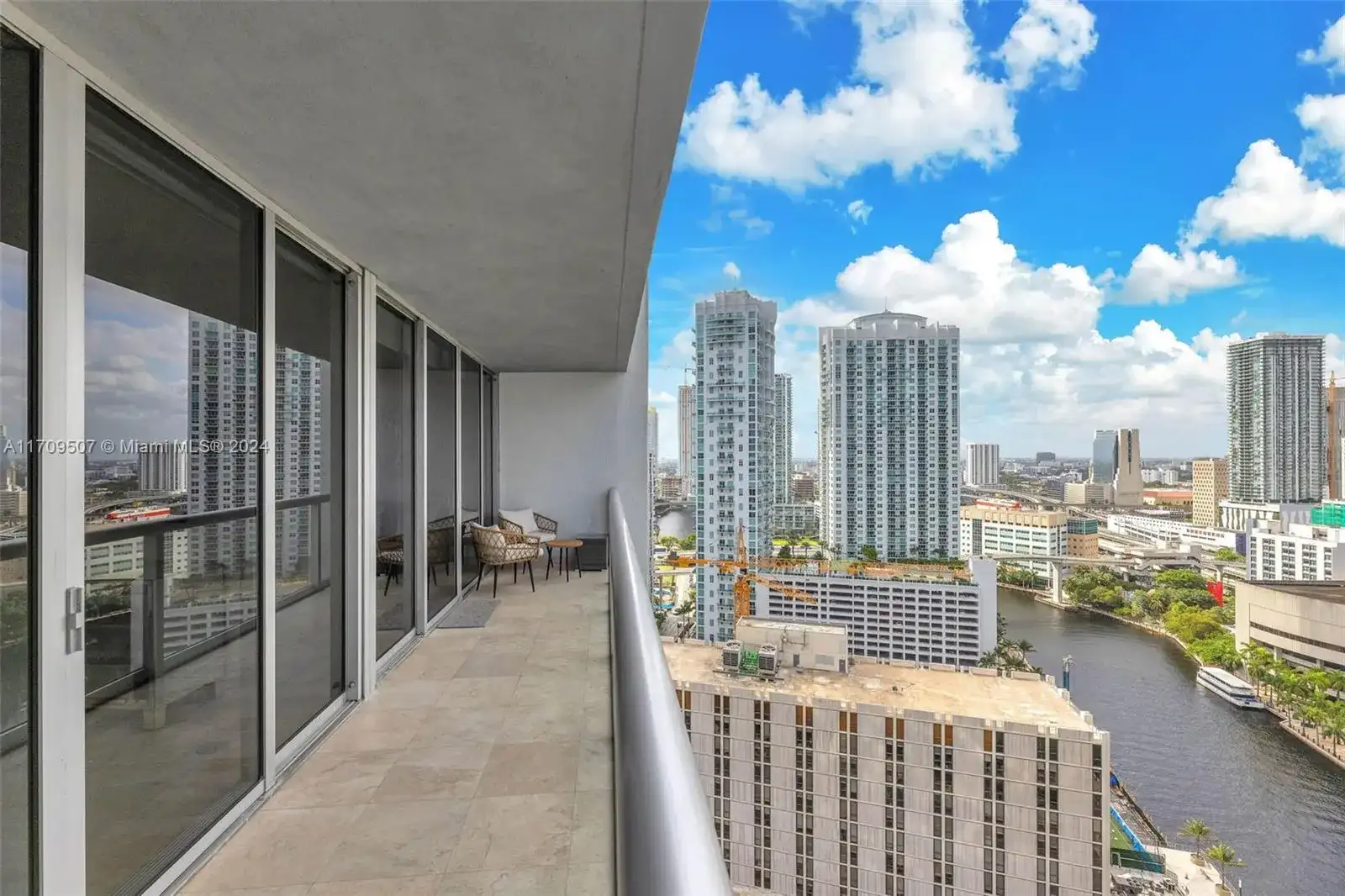 485 Brickell Ave # 2503, Miami FL 33131 photo 4