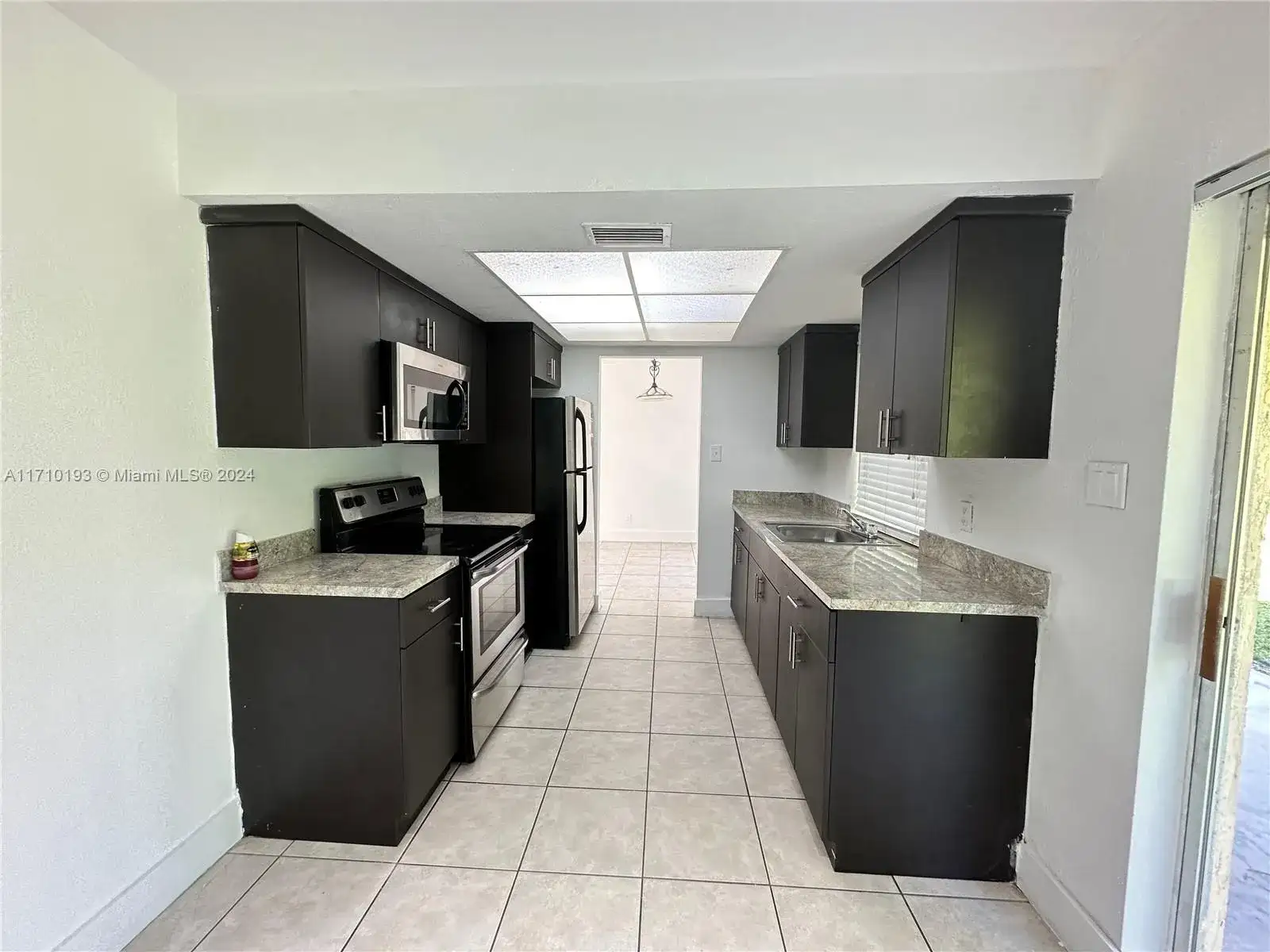 2641 NW 47th Ave, Lauderhill FL 33313 photo 4